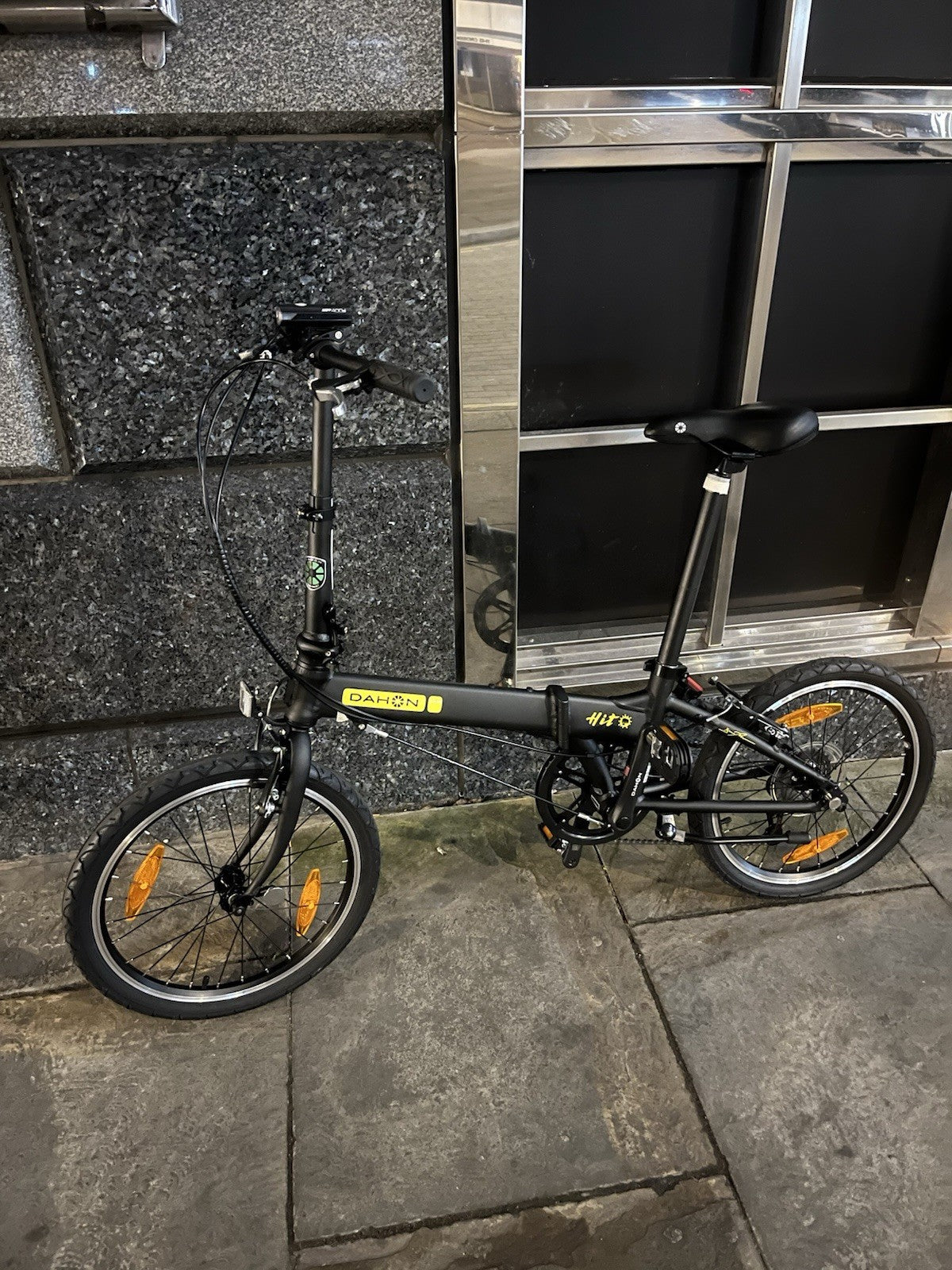 Dahon Hit 20" Wheels 11.6 kg Compact Unisex Matt Black Commuter Folding Bike A