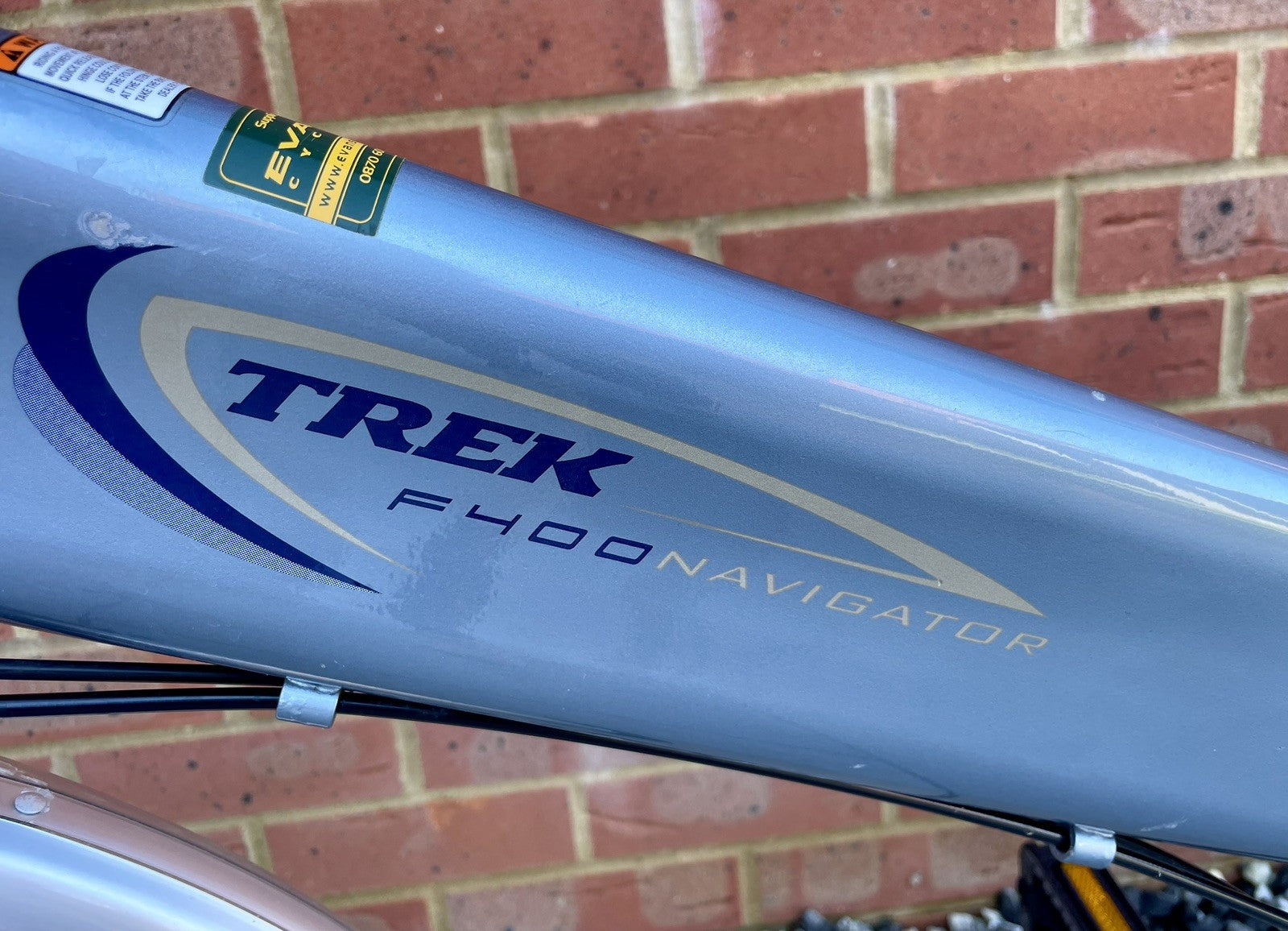Folding Bike Trek F400 Navigator lightweight commuter designed by Dahon.