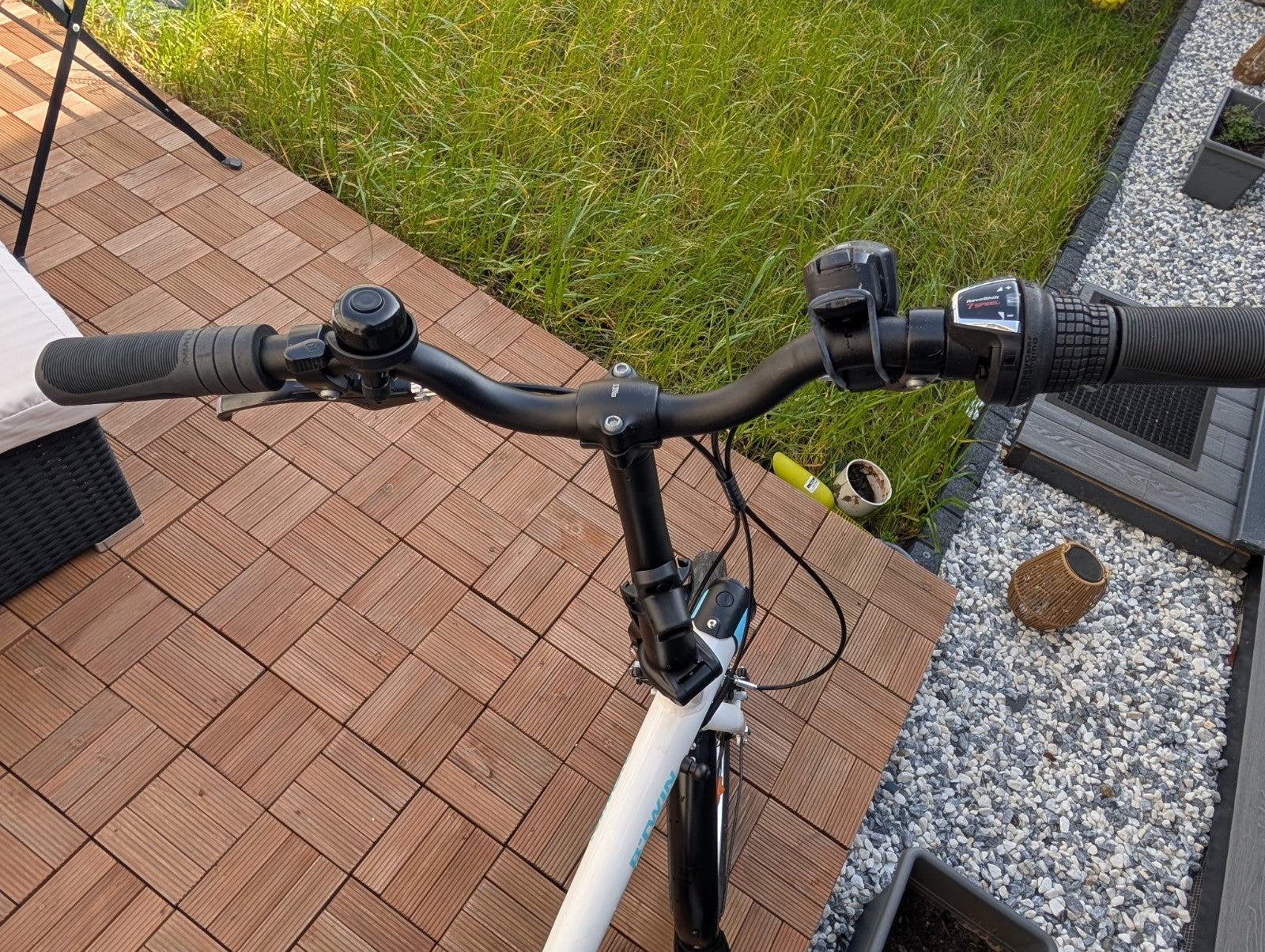 Decathlon B’TWIN Tilt 500 Folding Bike – White & Blue – Great Condition