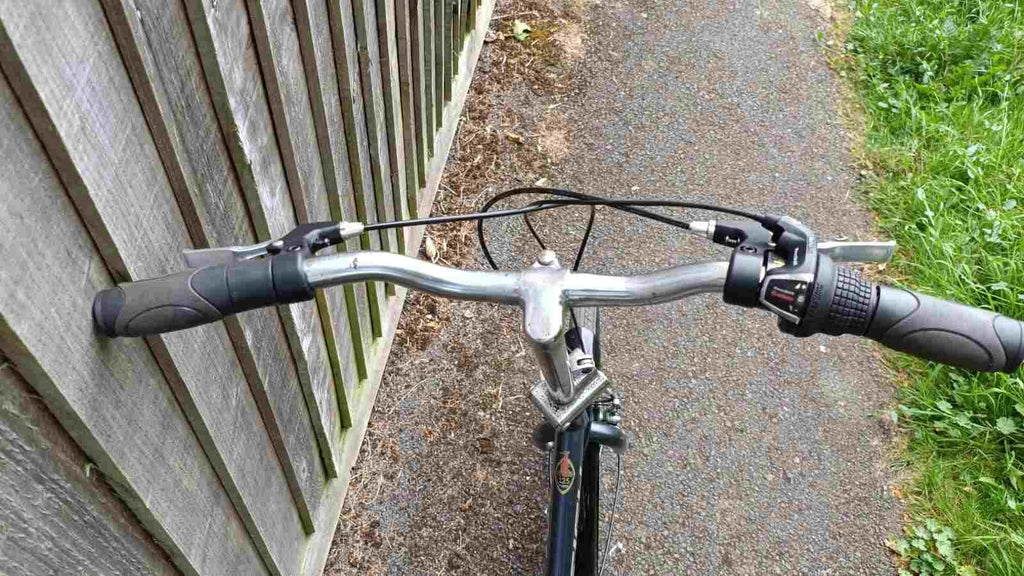 Lightweight Aluminium Raleigh Swift Folding Bike is in good condition