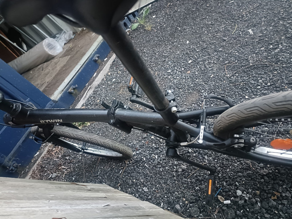 Decathlon B'Twin Folding Bike read in information