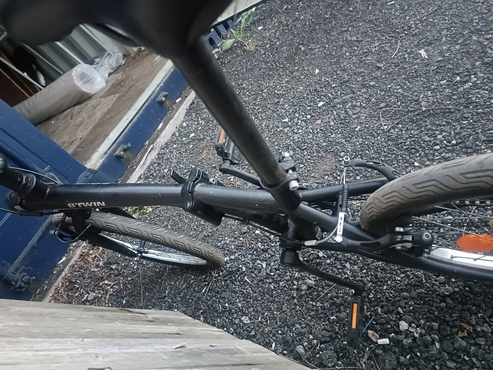Decathlon B'Twin Folding Bike read in information
