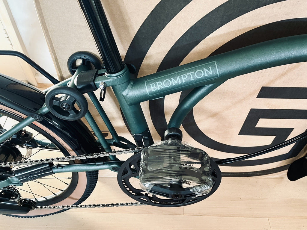 Brompton G Line, 8 speed w Roller Rack 2026 - Forest Green - Size Medium