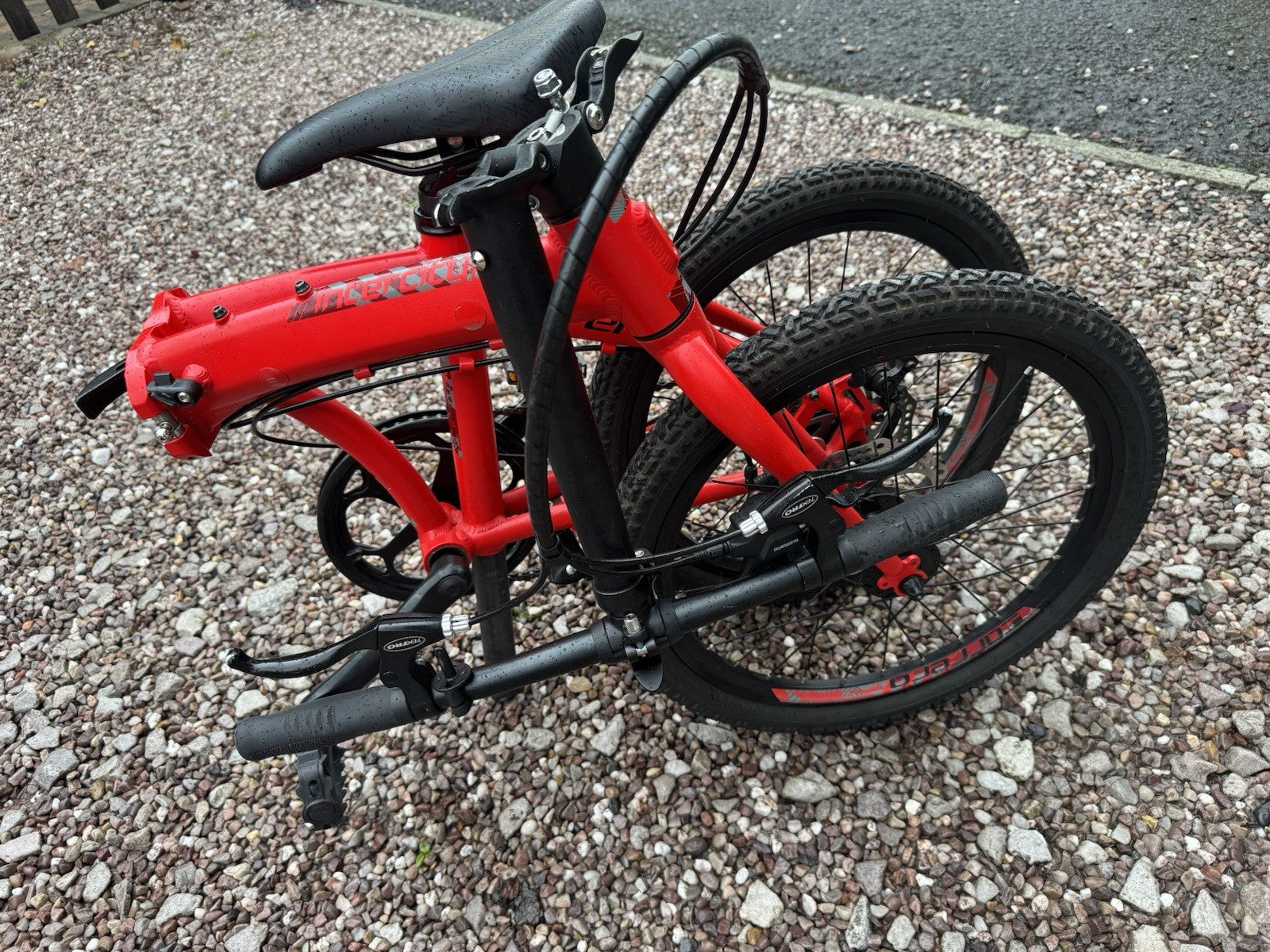 Carrera Intercity 8-Speed Folding Bike with Disc Brakes Excellent Condition