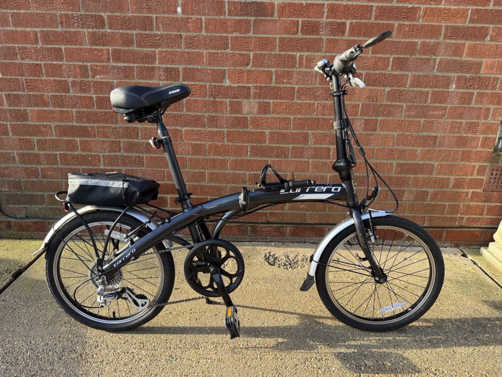 Carrera Intercity Unisex 8 Speed 20'' Wheels Folding Bike. Only Used Once