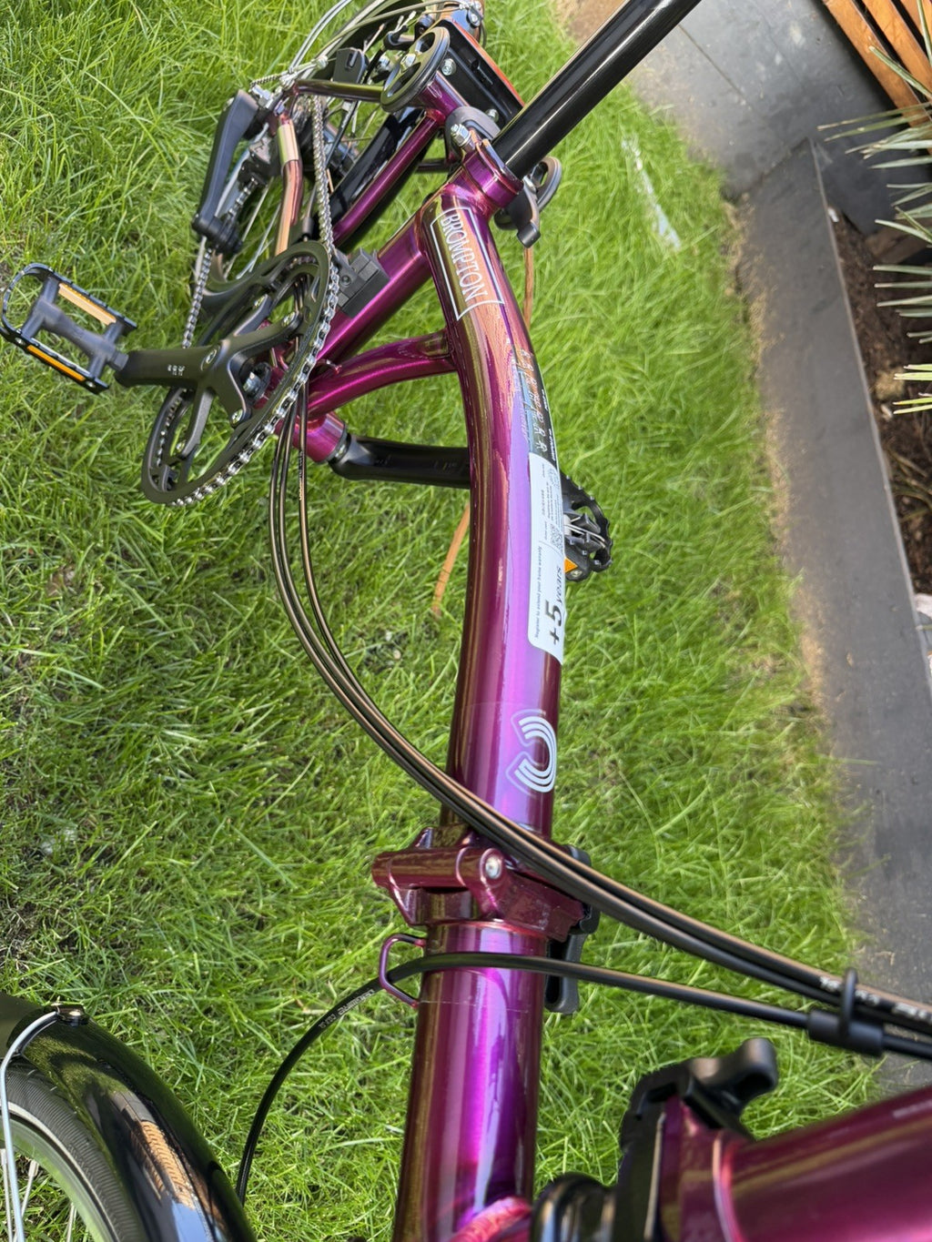 Brompton bike C-line 12-speed 2025 mid bar Amethyst Lacquer