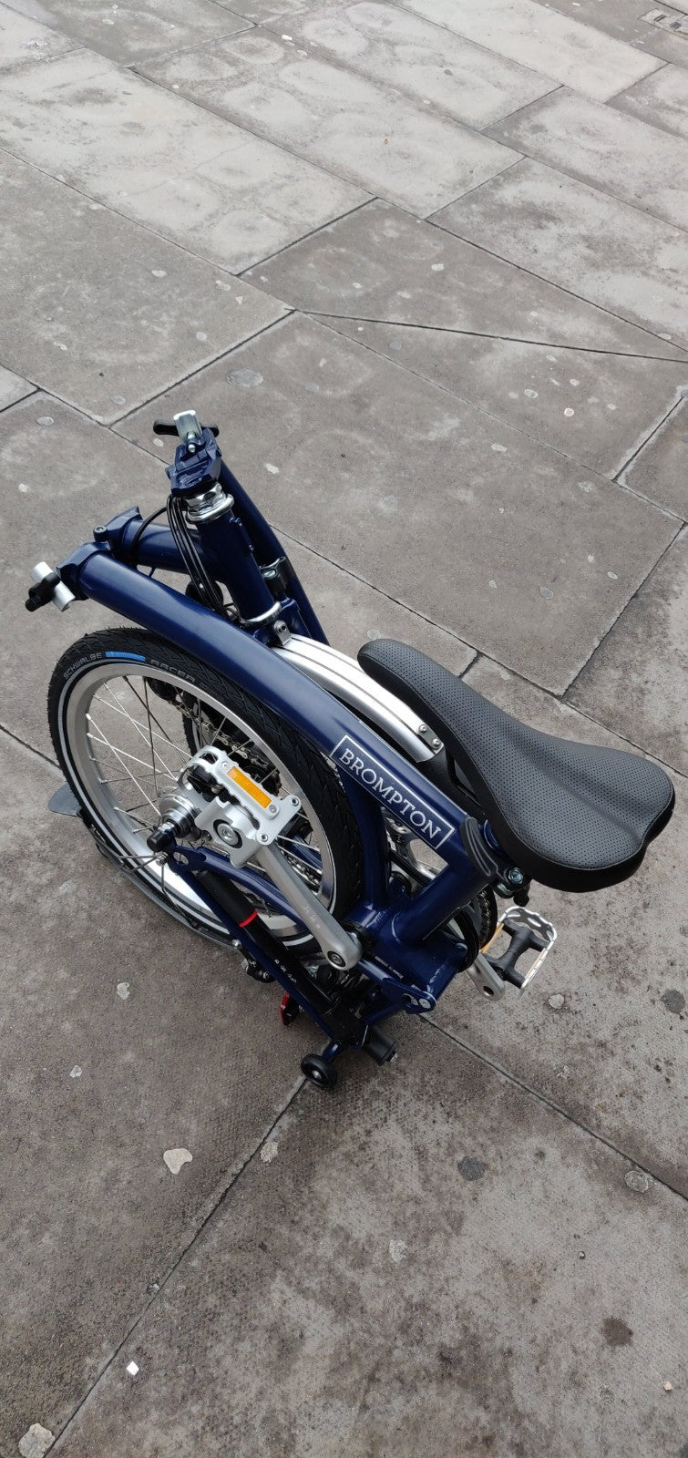 Brompton M6L (6 Speed)  folding bicycle -Cobalt  Blue. Includes Messenger Bag!!