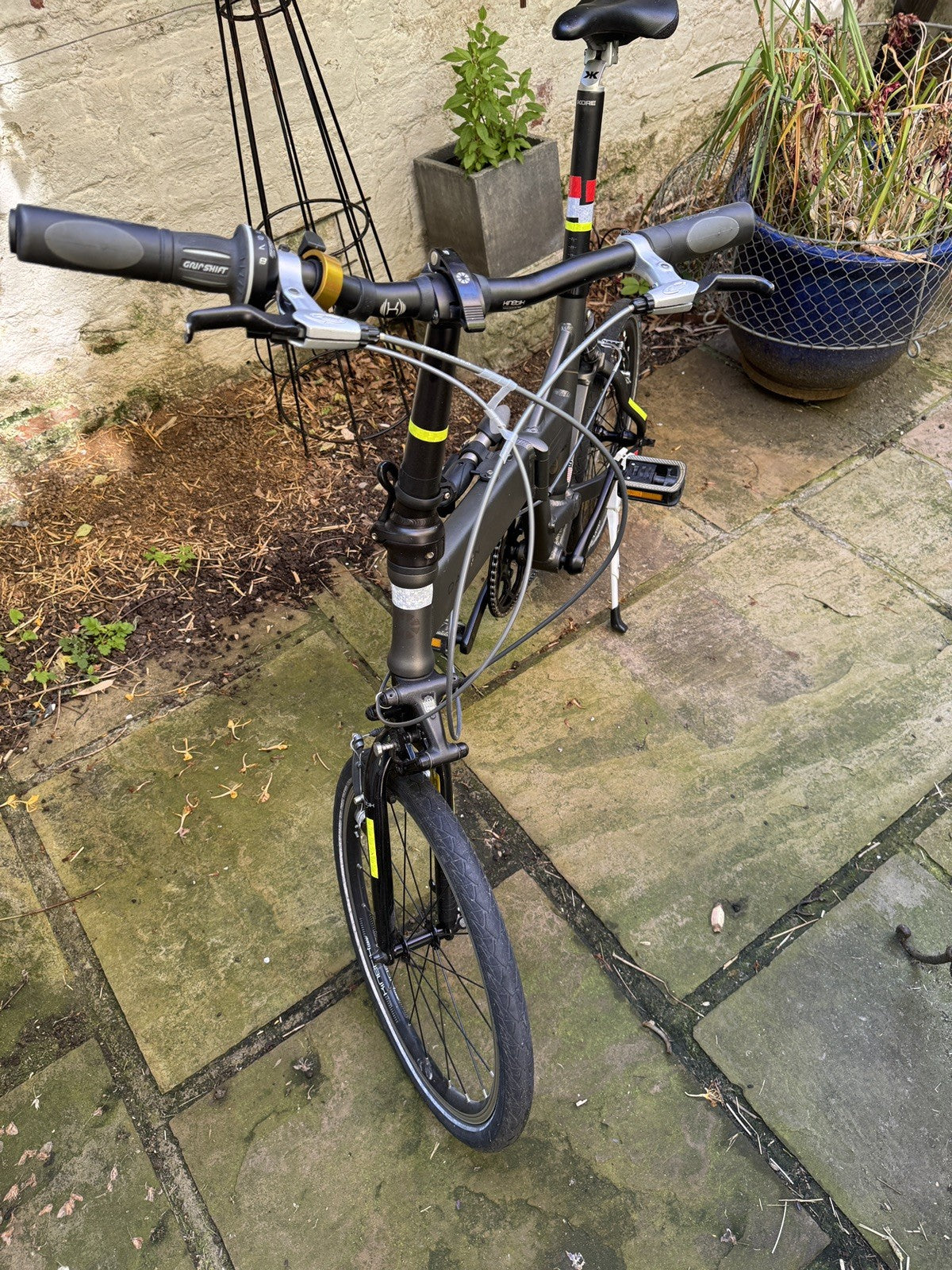 Dahon Jetstream P8 folding bike