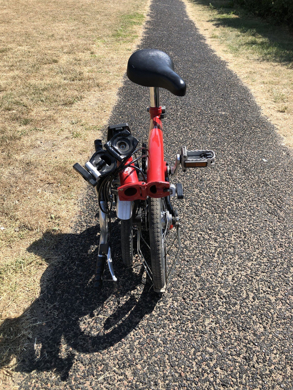 Brompton Folding Bike 3 speed in great Condition, Striking Red colour.