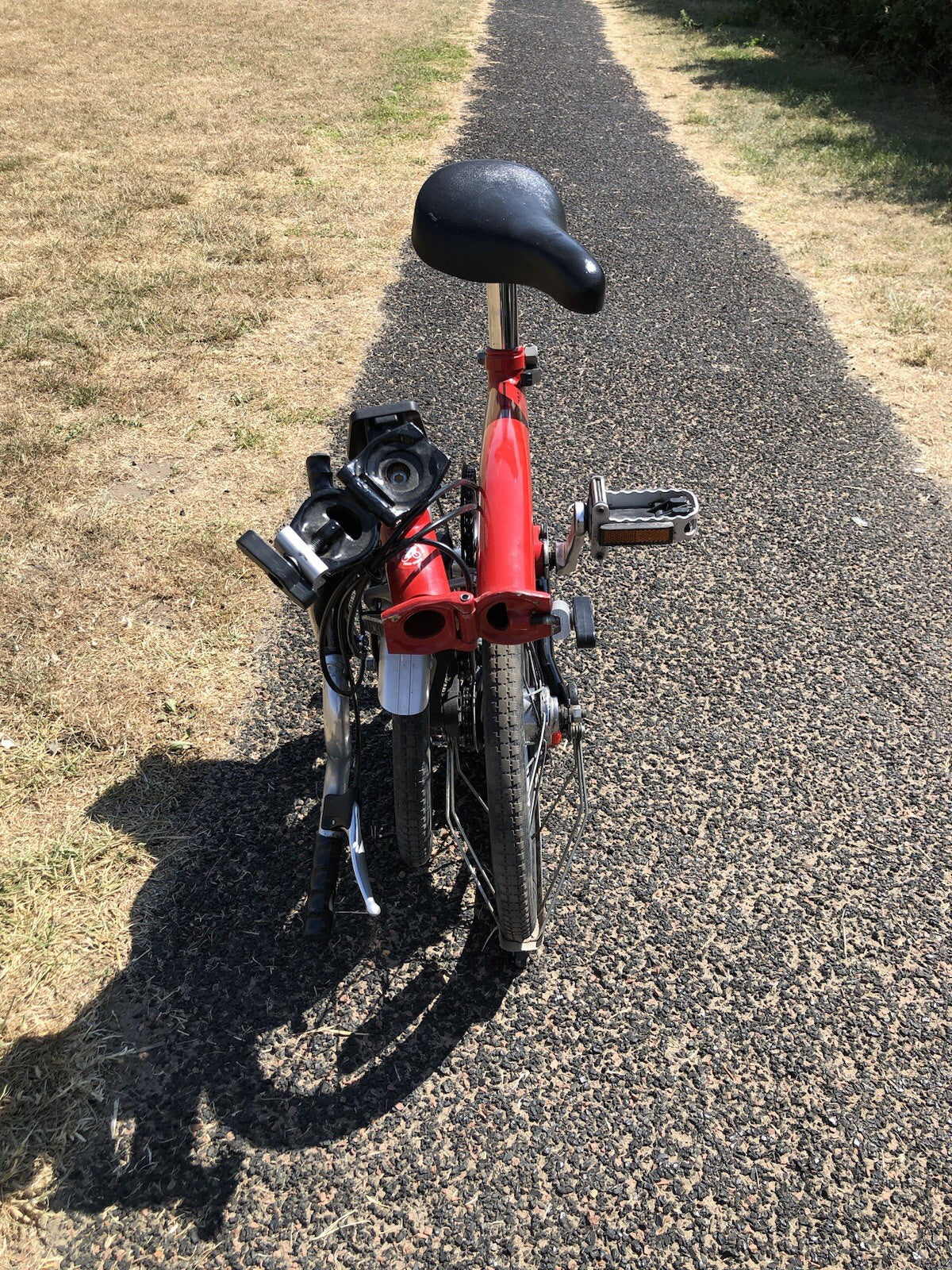 Brompton Folding Bike 3 speed in great Condition, Striking Red colour.