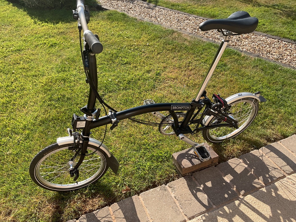 2021 Brompton M6L (C Line) Immaculate Condition. 6 Speed. Front carrier Bag