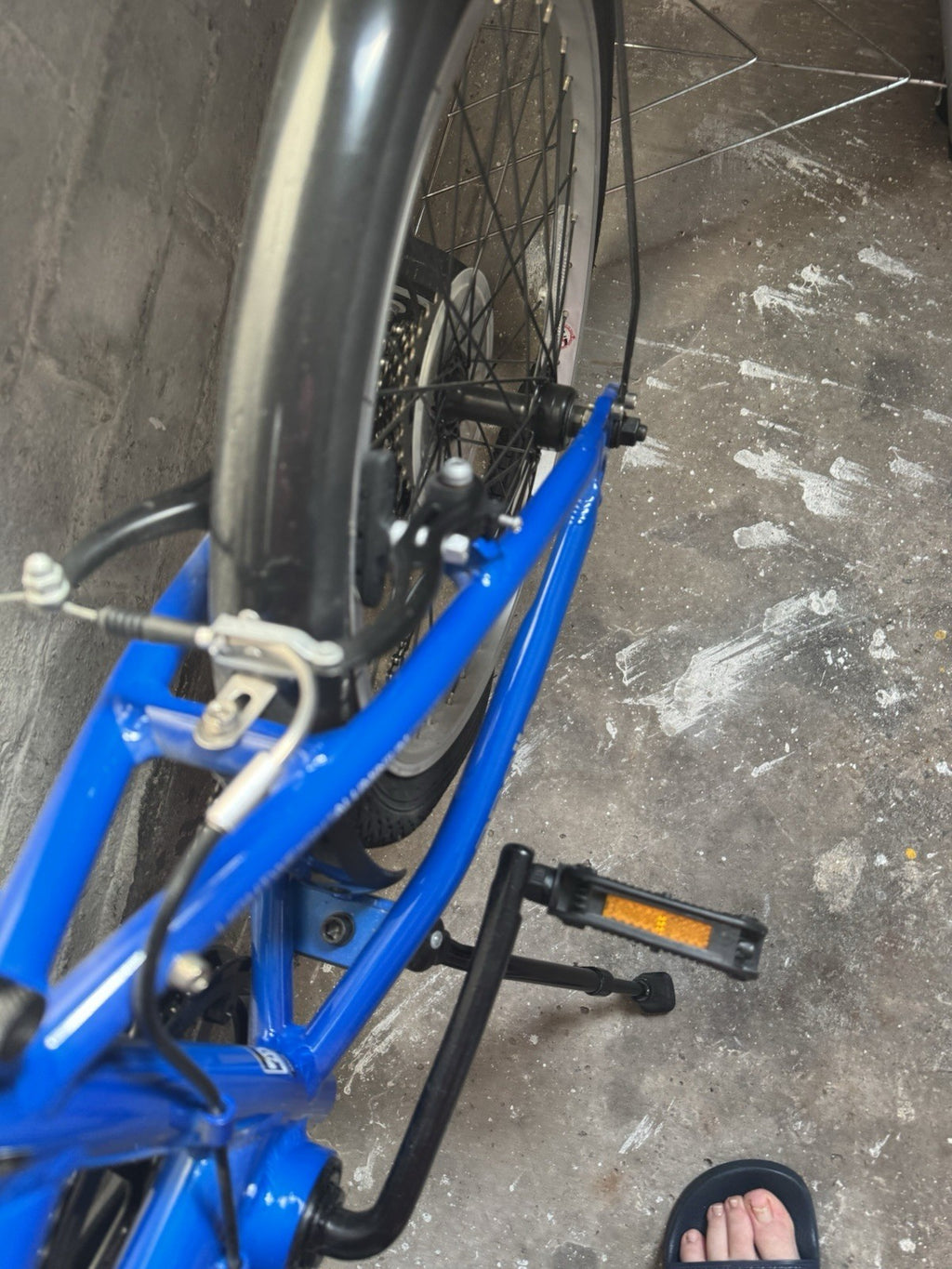 Apollo Tuck Folding Bike 20" Wheels, 6 speed, Blue