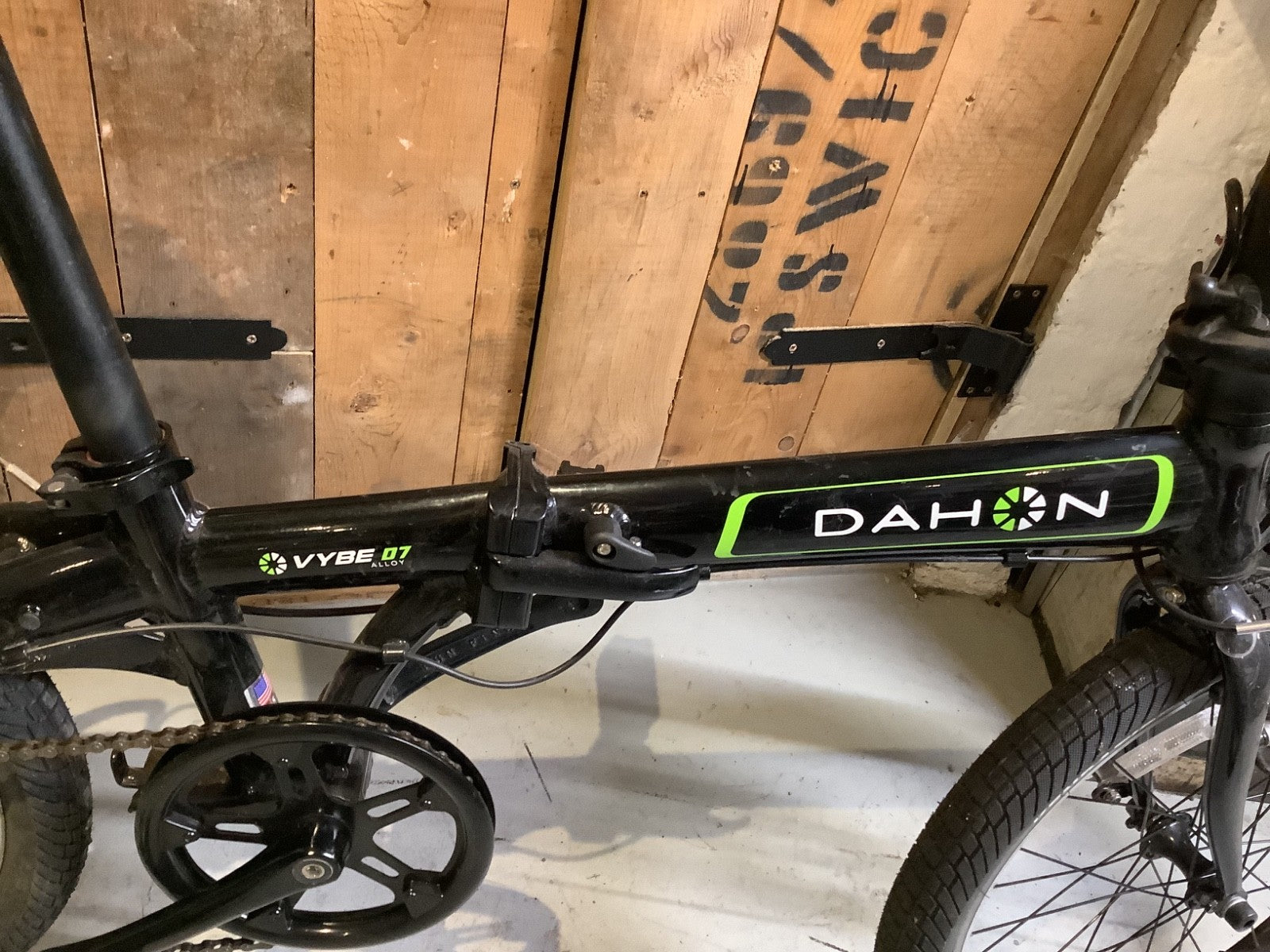 Dahon Vybe City Folding Bike 7-Speed, black