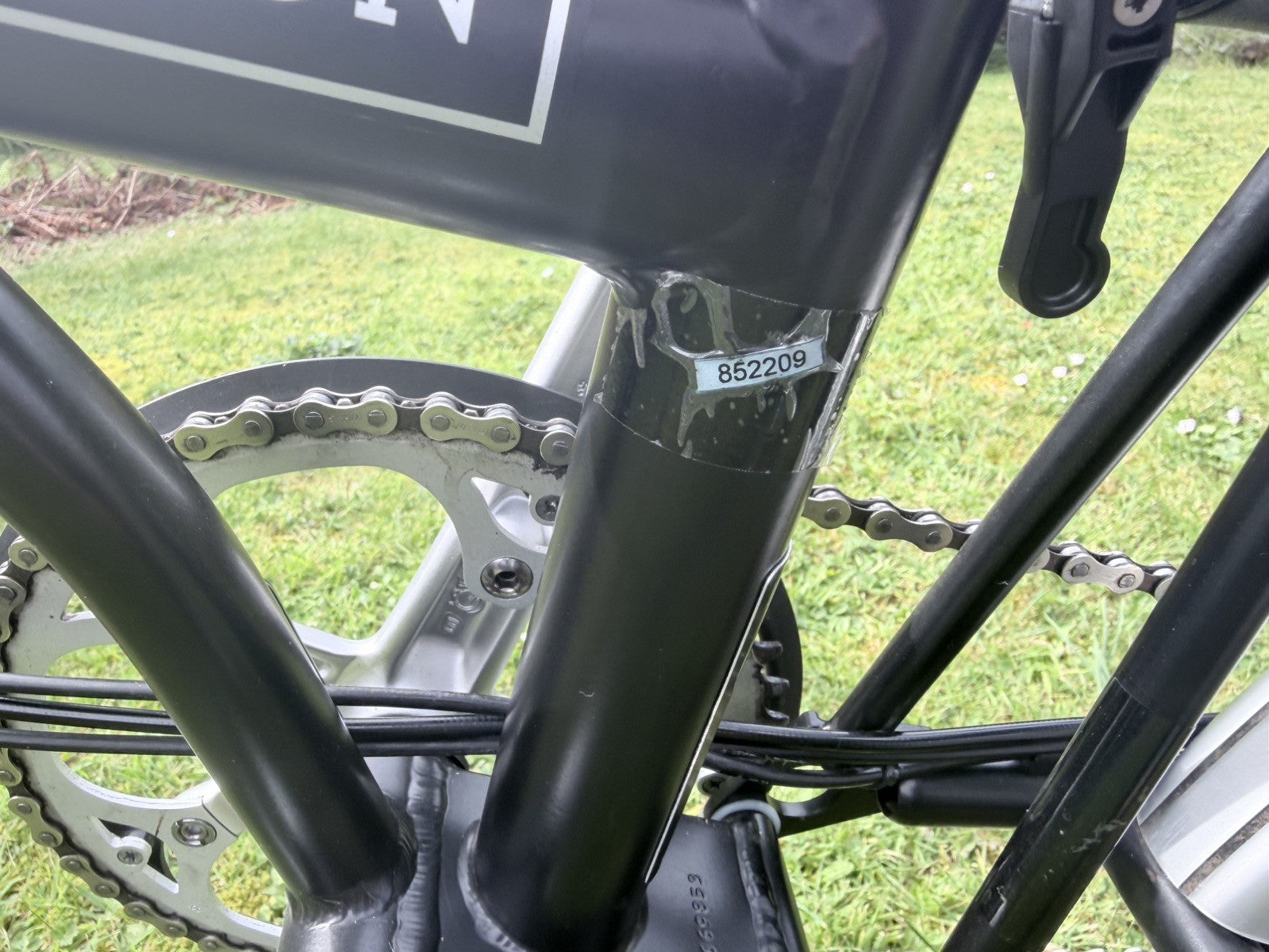 Brompton 2018 M6L folding bike in black. Great condition