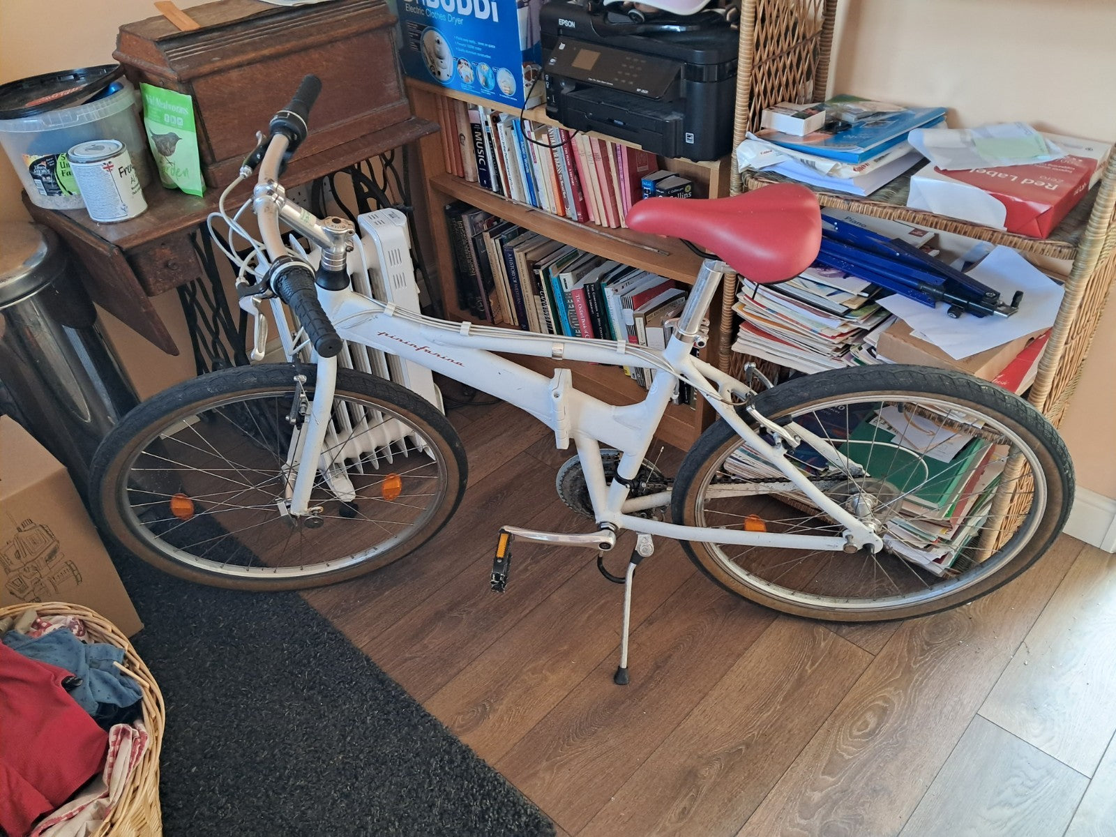 Folding Dahon Bike with Accessories. Excellent Condition.