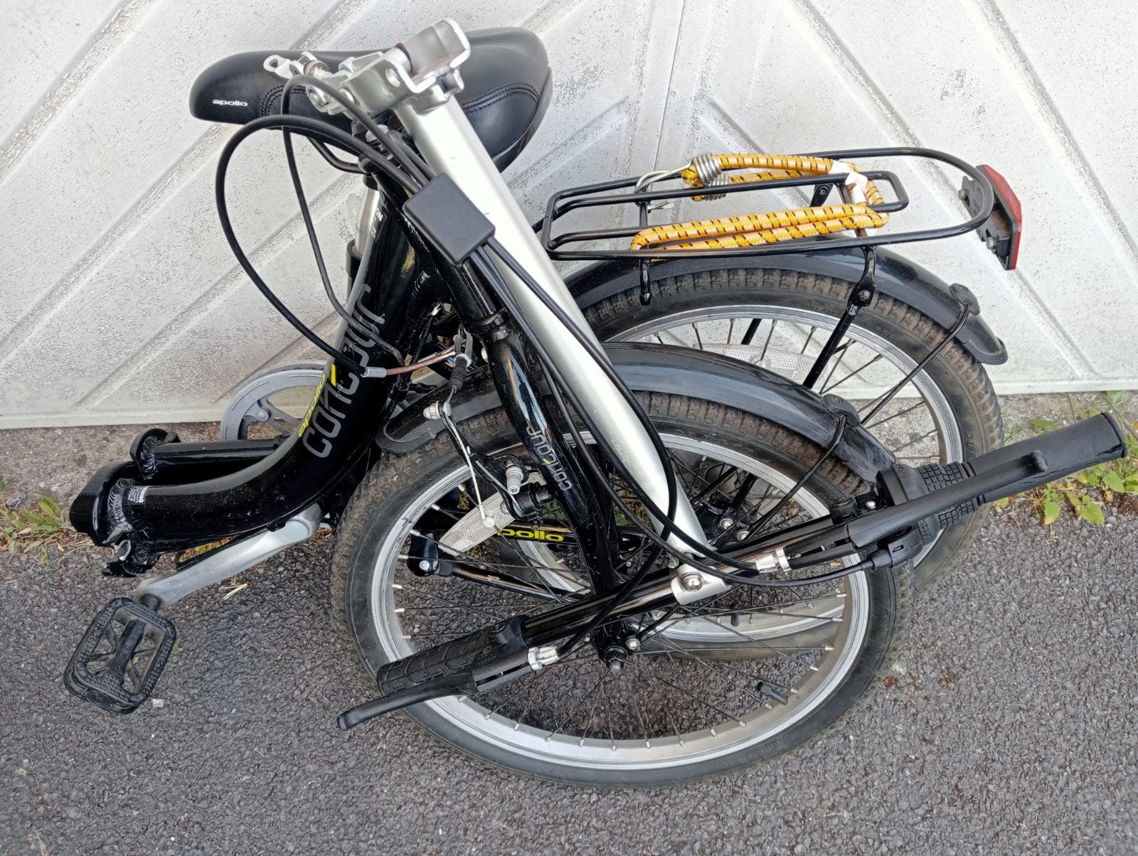 Apollo Contour Folding Bike Compact and Lightweight Fully Working