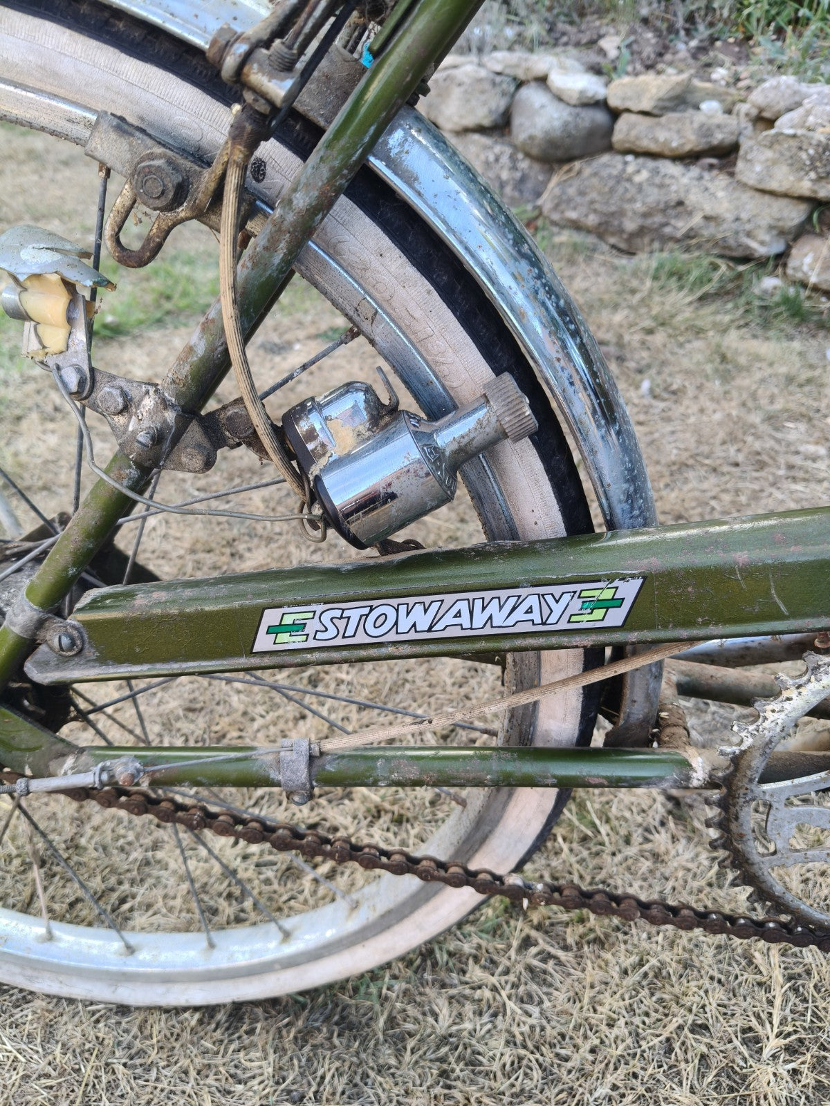 Raleigh Stowaway Folding Bike 20in Green/White Rear Rack Mudguards Bell