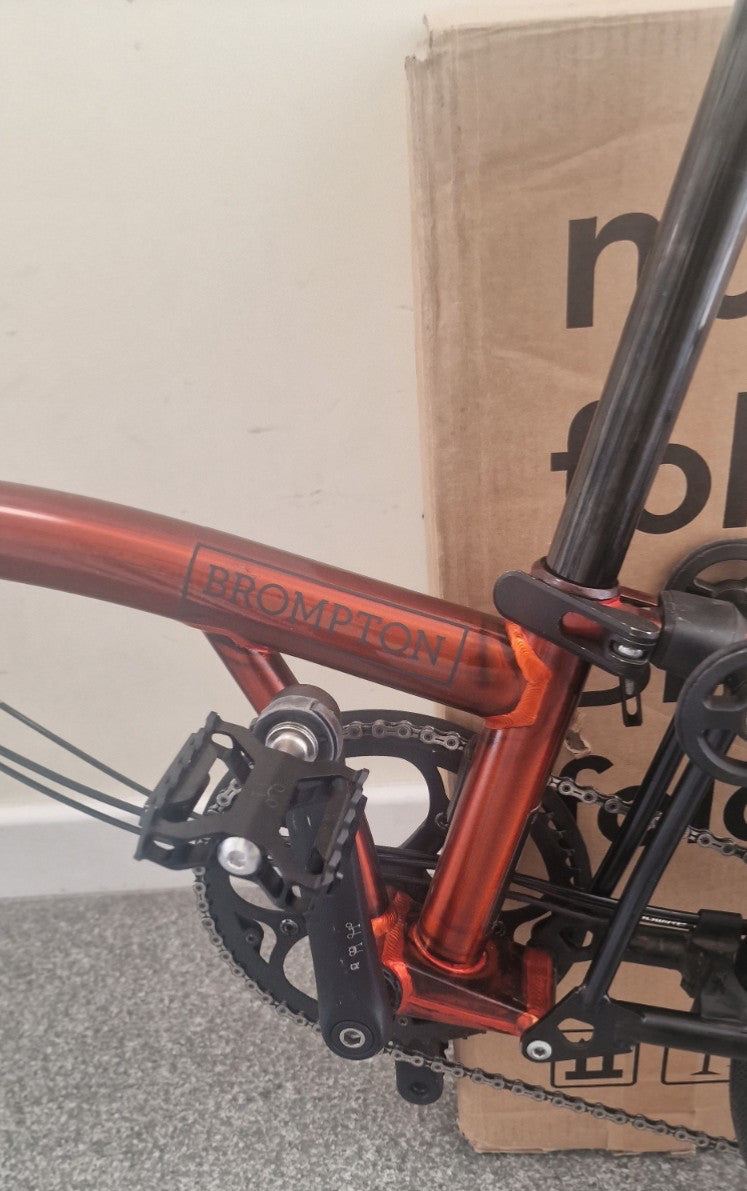 Brompton P Line 12 speed FLAME LACQUER + roller. Low £$🌎 Post📦🛫📮.RRP£2679