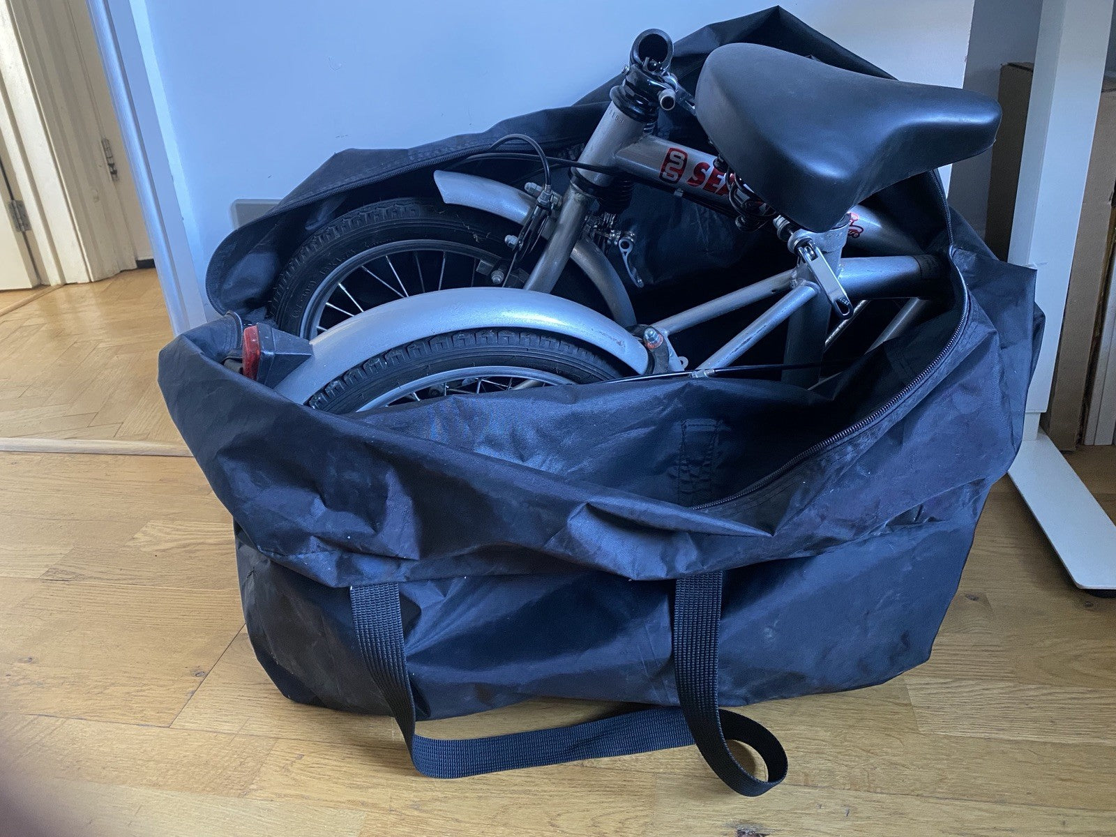 Sea Sure Folding Bike Excellent Condition 6 Speed With Carry Bag