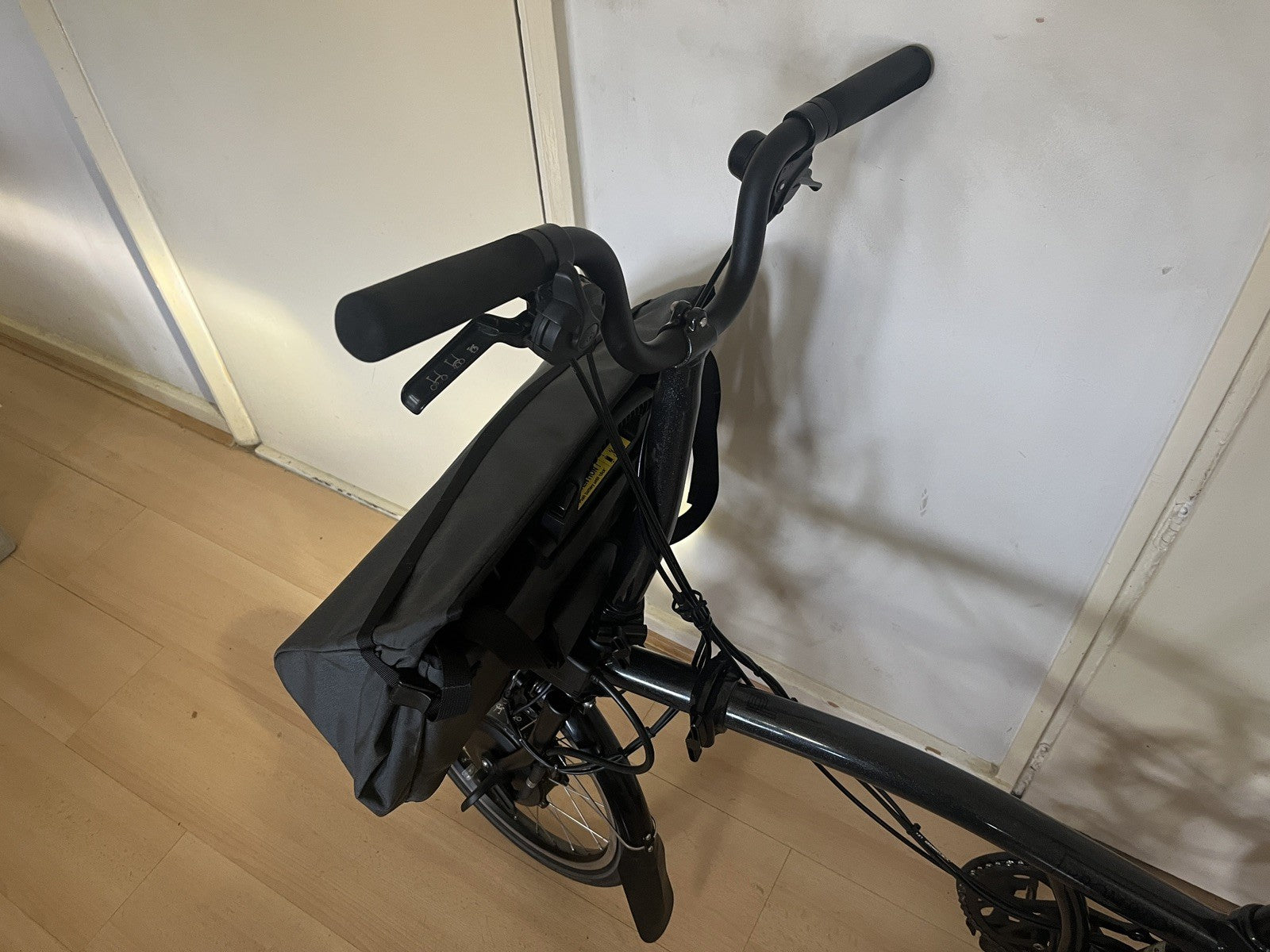 Brompton P Line Electrc Urban 4S, Midnight Black Edition Mid Handlebar RRP £3800