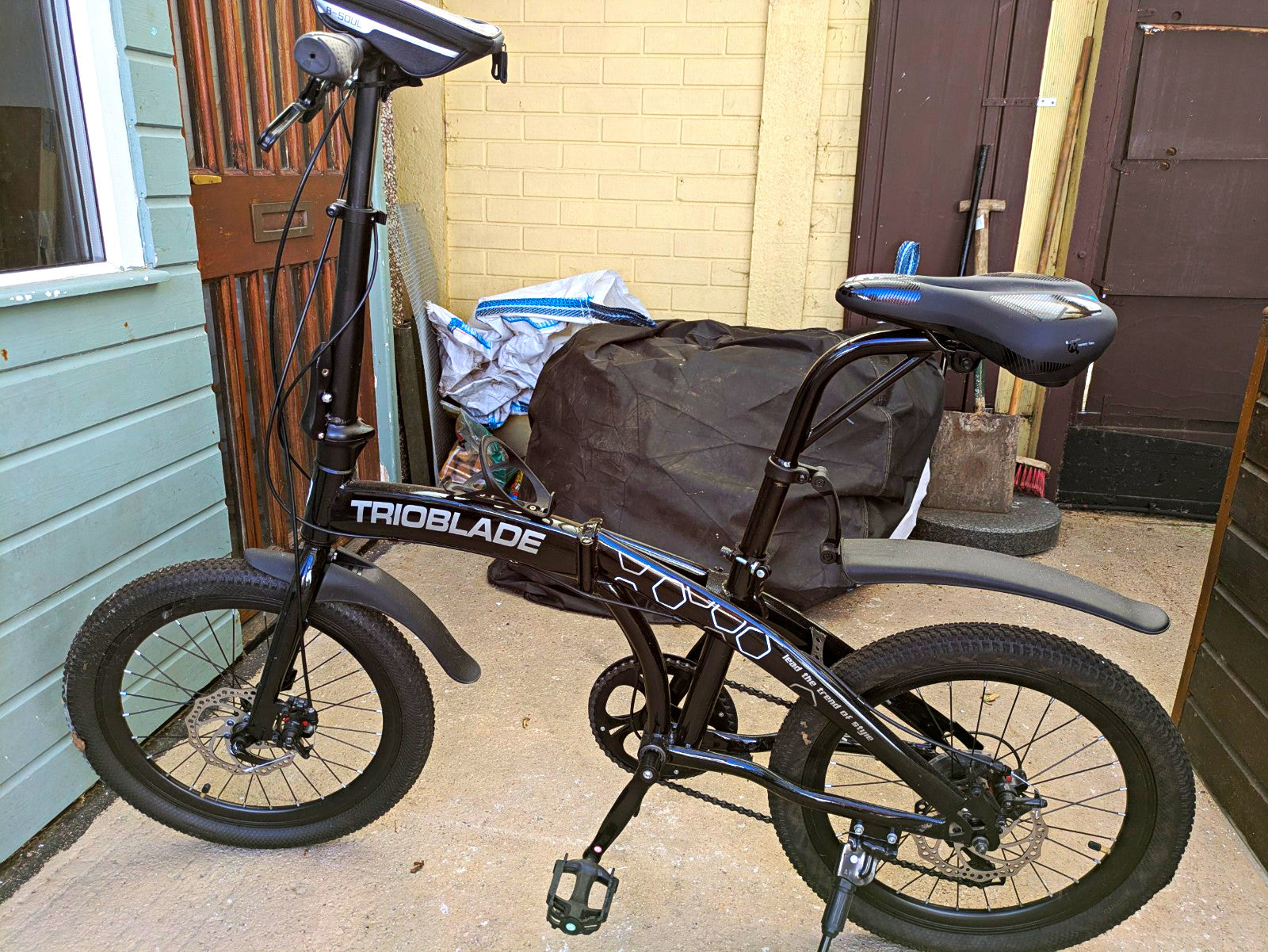 TrioBlade Folding Bike 20in Black Mechanical Disc Brake, Kickstand, 1 Speed