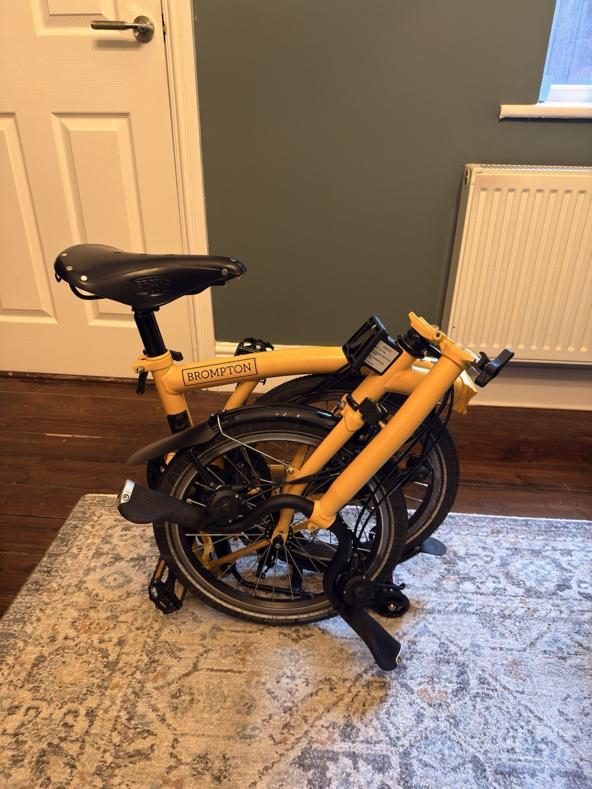 Brompton C line 12 Speed Bumblebee Yellow Mid - M12L - RRP £1599 - Roller Rack