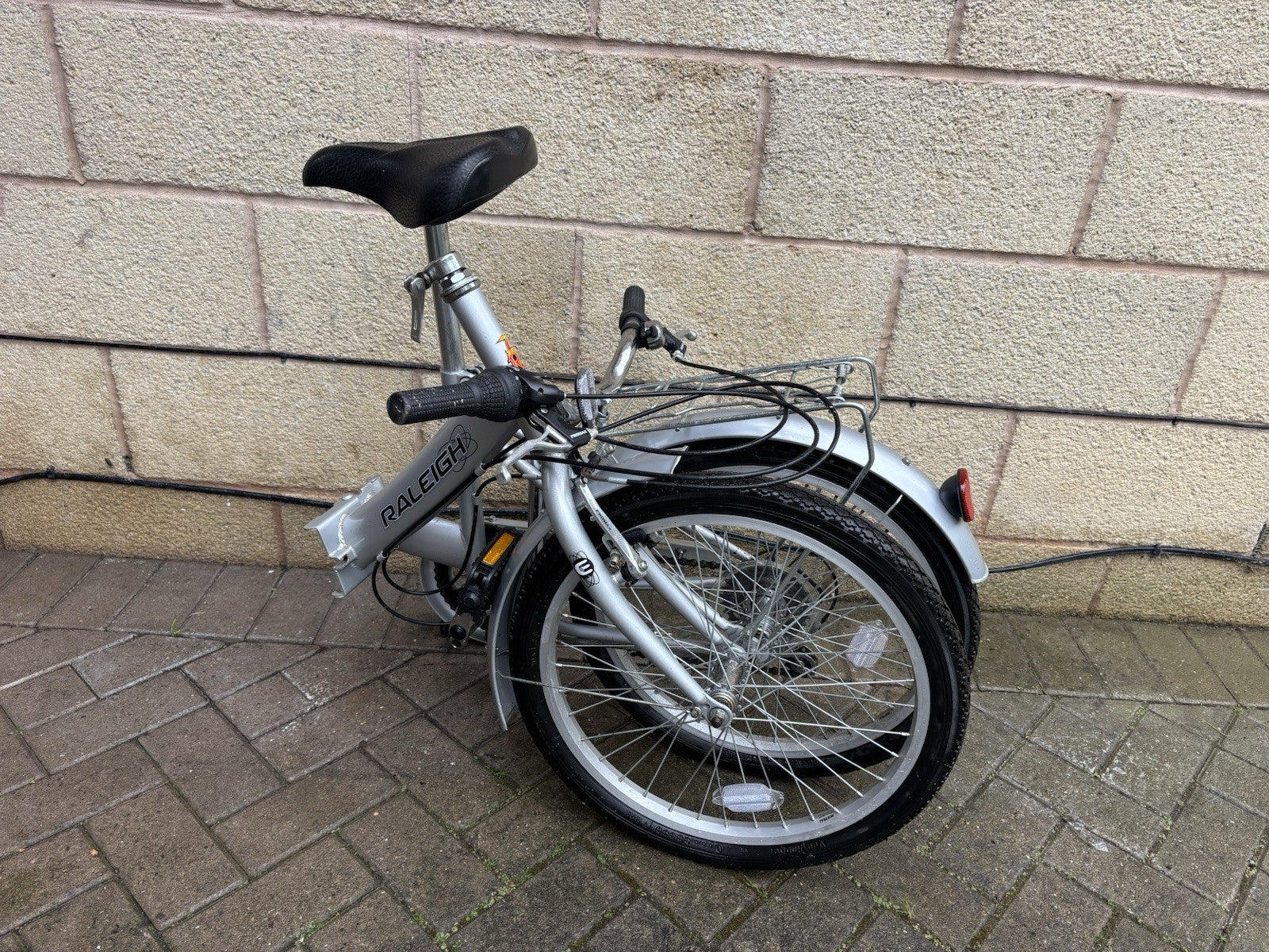 Raleigh Eclipse - 6 Speed Folding Bike - Shimano Gears - City / Commuting Bike