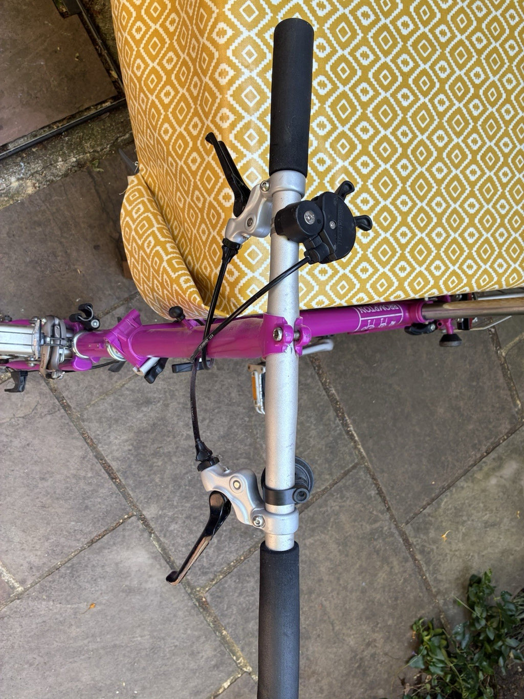 Brompton Folding Bike 3-Speed Limited Addition ‘ Berry Crush’ Little Used