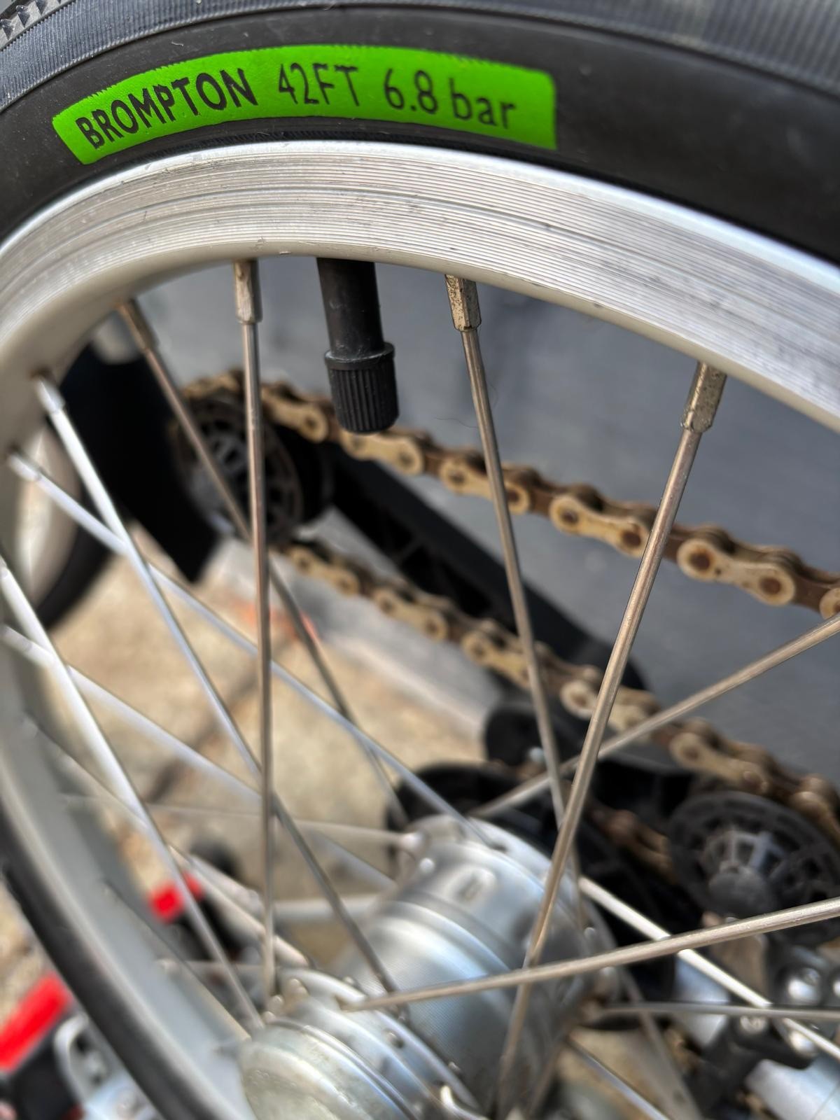 Brompton M6R C Line Explore 6 Speed Hardly Used in Excellent Condition