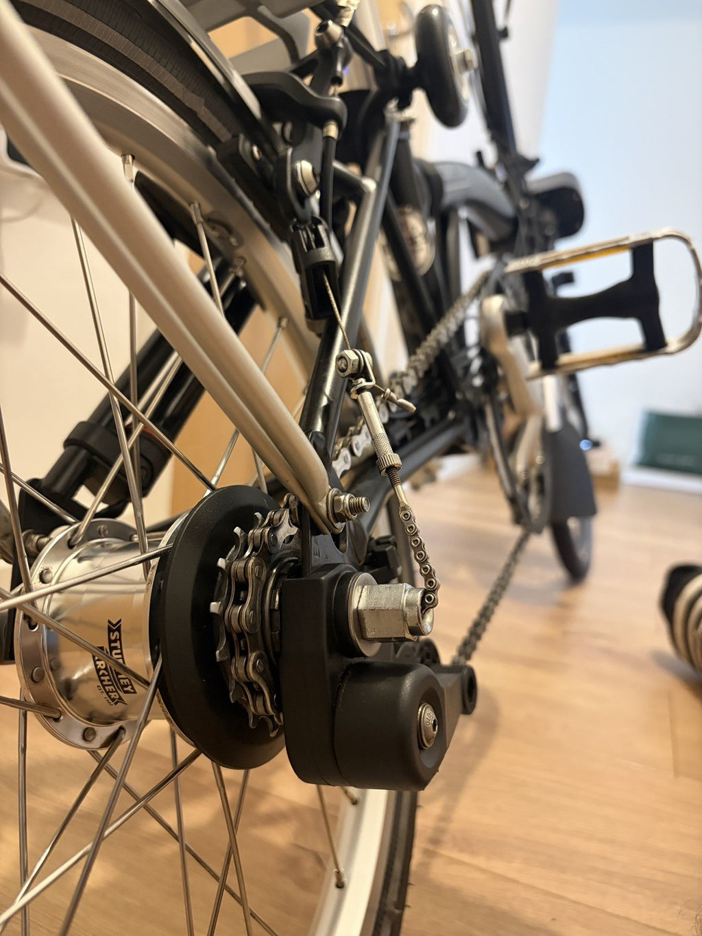 Immaculate (Fully Kitted) Brompton Electric H6L - 250 Watt ‘50NM’ Torque Motor.