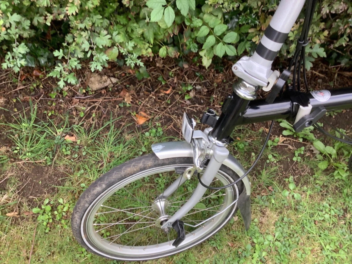 Brompton  M6L (6 Speed) folding bicycle -  (Mint Condition)