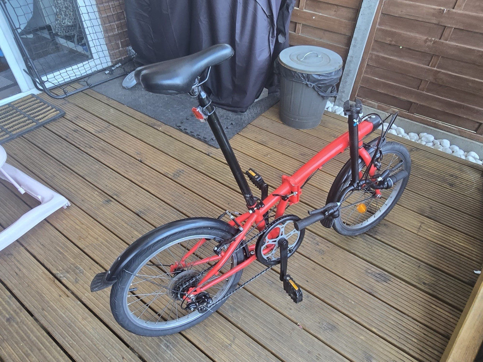 B’TWIN 20in Red Folding Bike V-Brake Mudguards Kickstand Grip Shifter