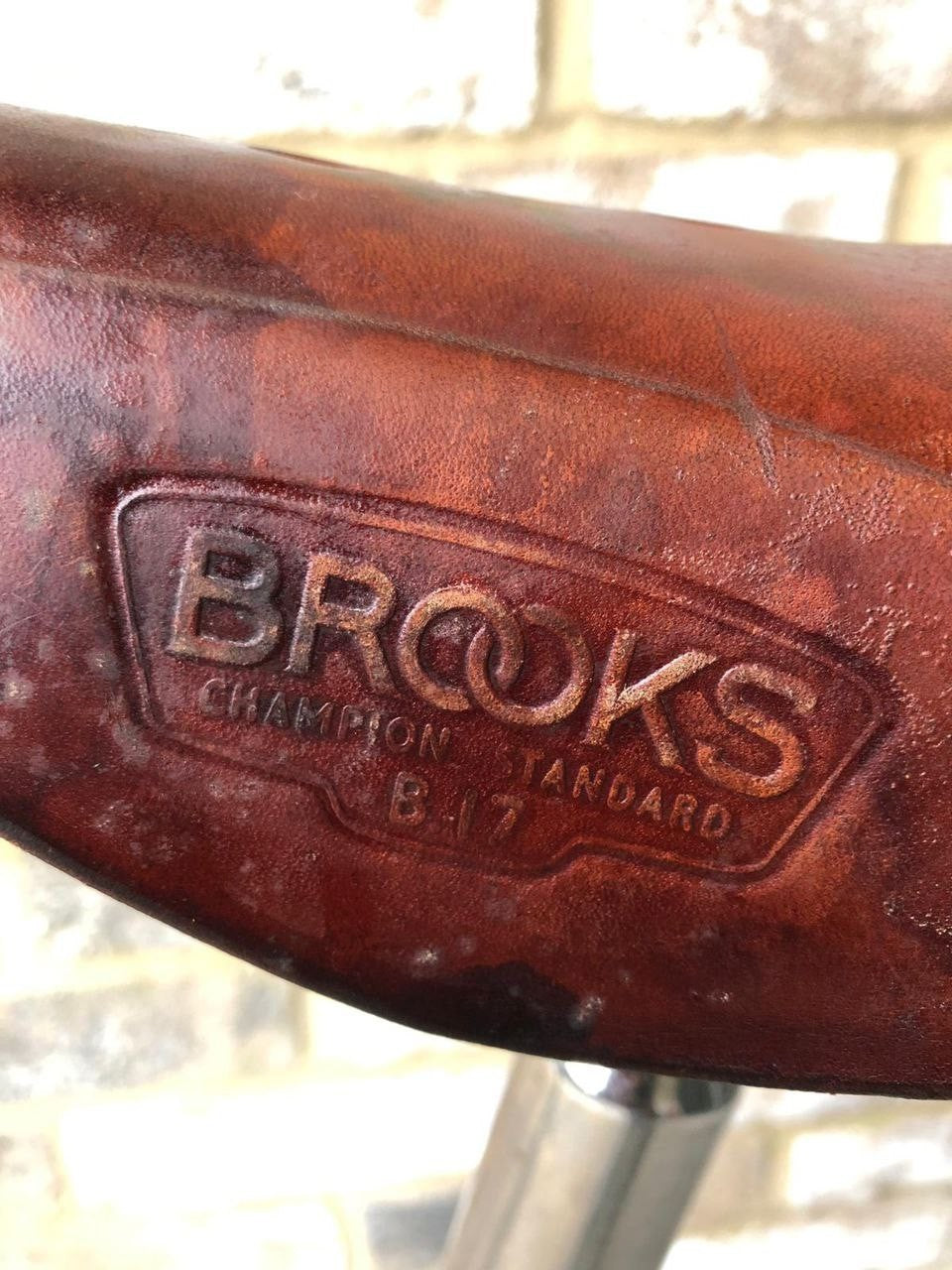 Brompton Black 3 Speed Mid M3L with Brooks Saddle & Grips - WORLDWIDE DELIVERY