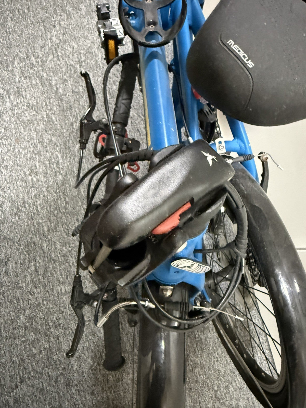 Tern Link C8 Folding Bike 8-Speed, Blue