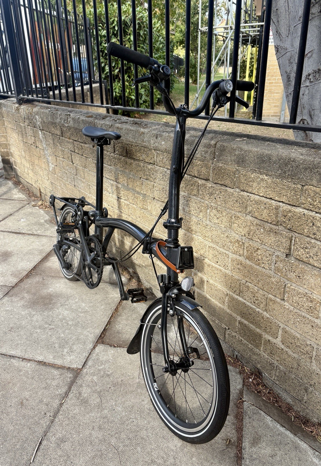 Brompton 2025 P Line 4-Speed Folding Bike – Midnight Black – Excellent Condition