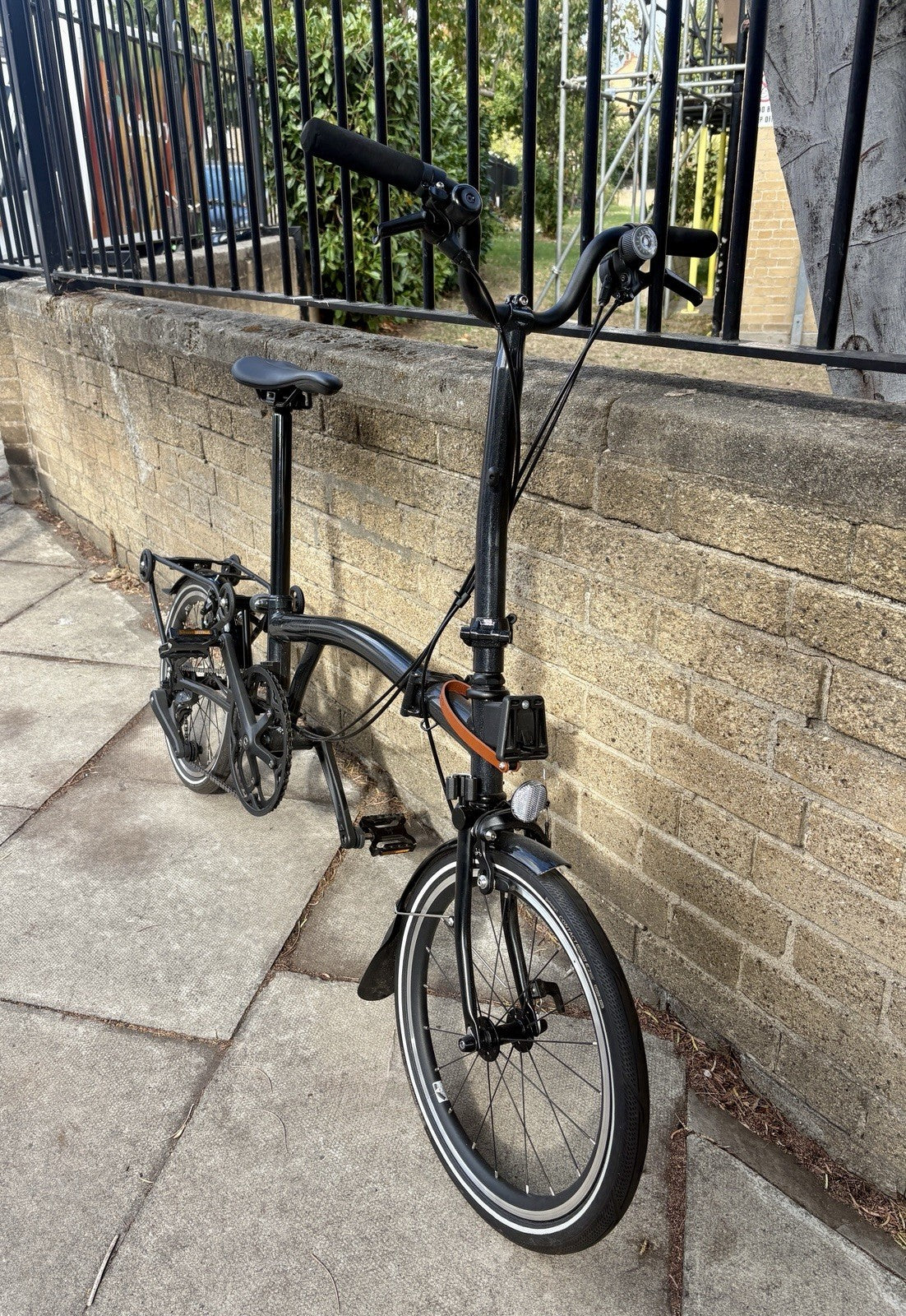 Brompton 2025 P Line 4-Speed Folding Bike – Midnight Black – Excellent Condition