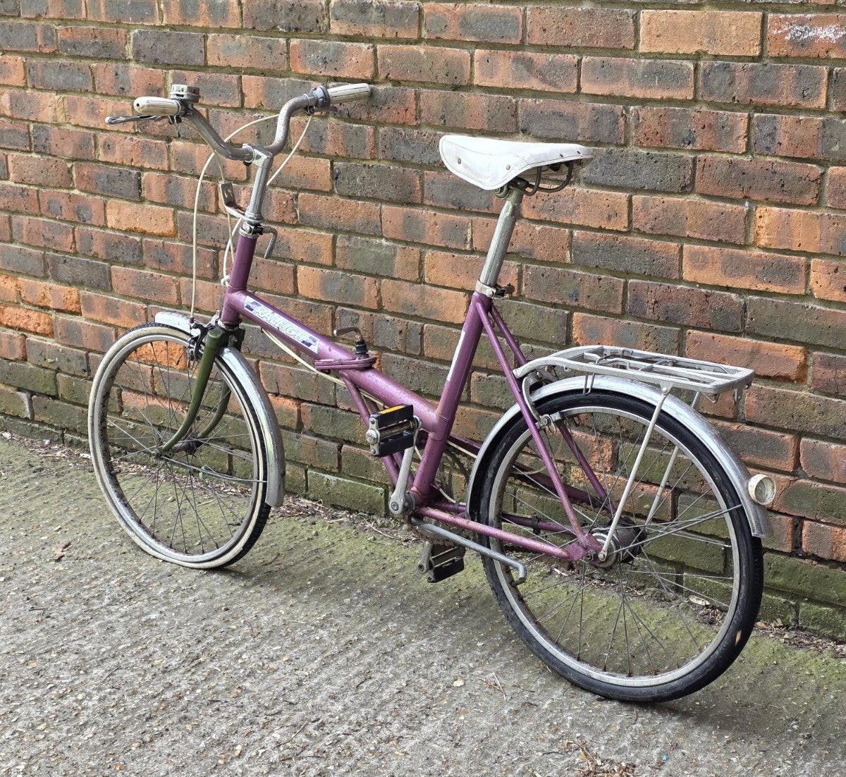 1970's VINTAGE Raleigh Stowaway FOLDING Bike (17" FRAME SIZE w/ 20" WHEELS)