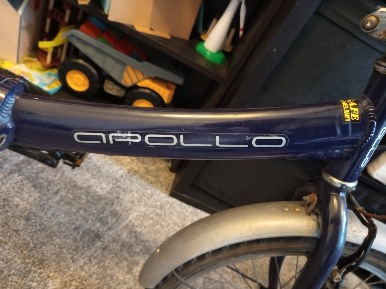 Apollo  Folding Bike.  20" Wheels.