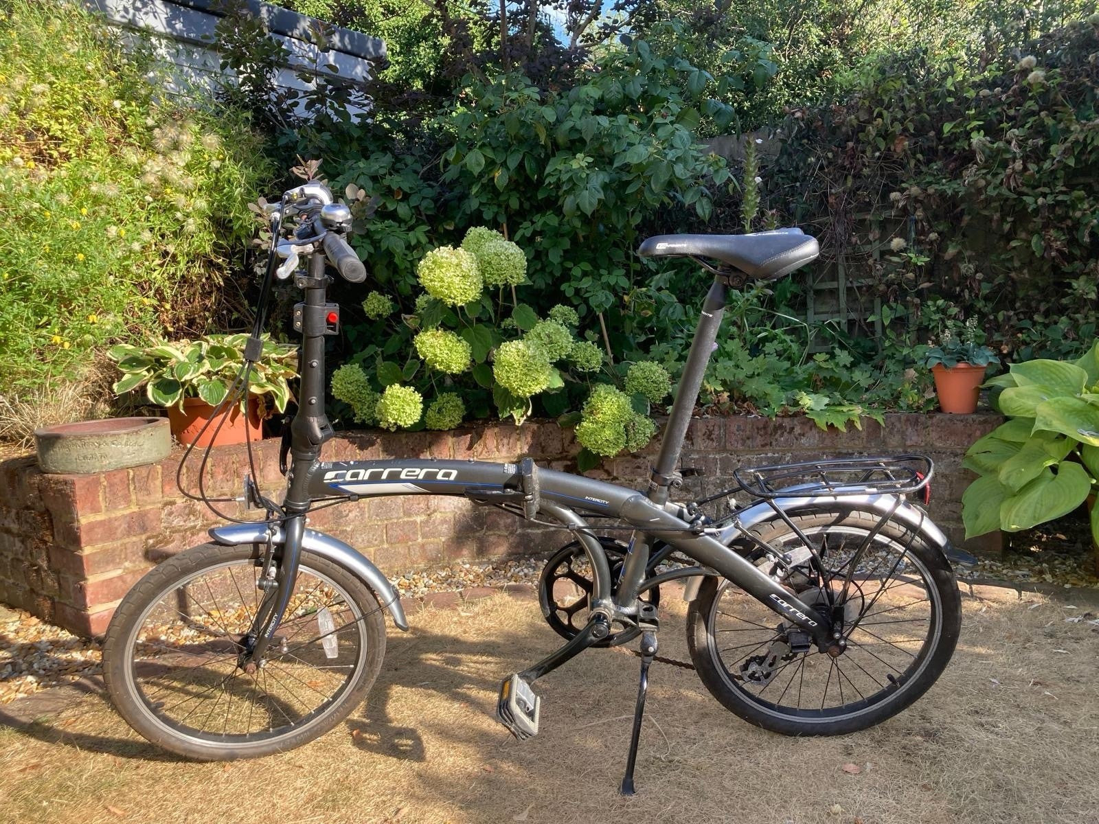 Carrera Intercity Folding Bike 20in 8-Speed V-Brake Rear Rack Mudguards Black