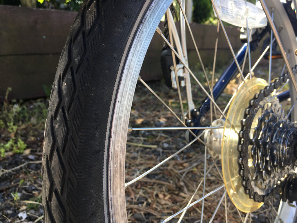 Dahon Speed D7 Folding Bike 7-Speed with brand specific carrier bag. DECENT