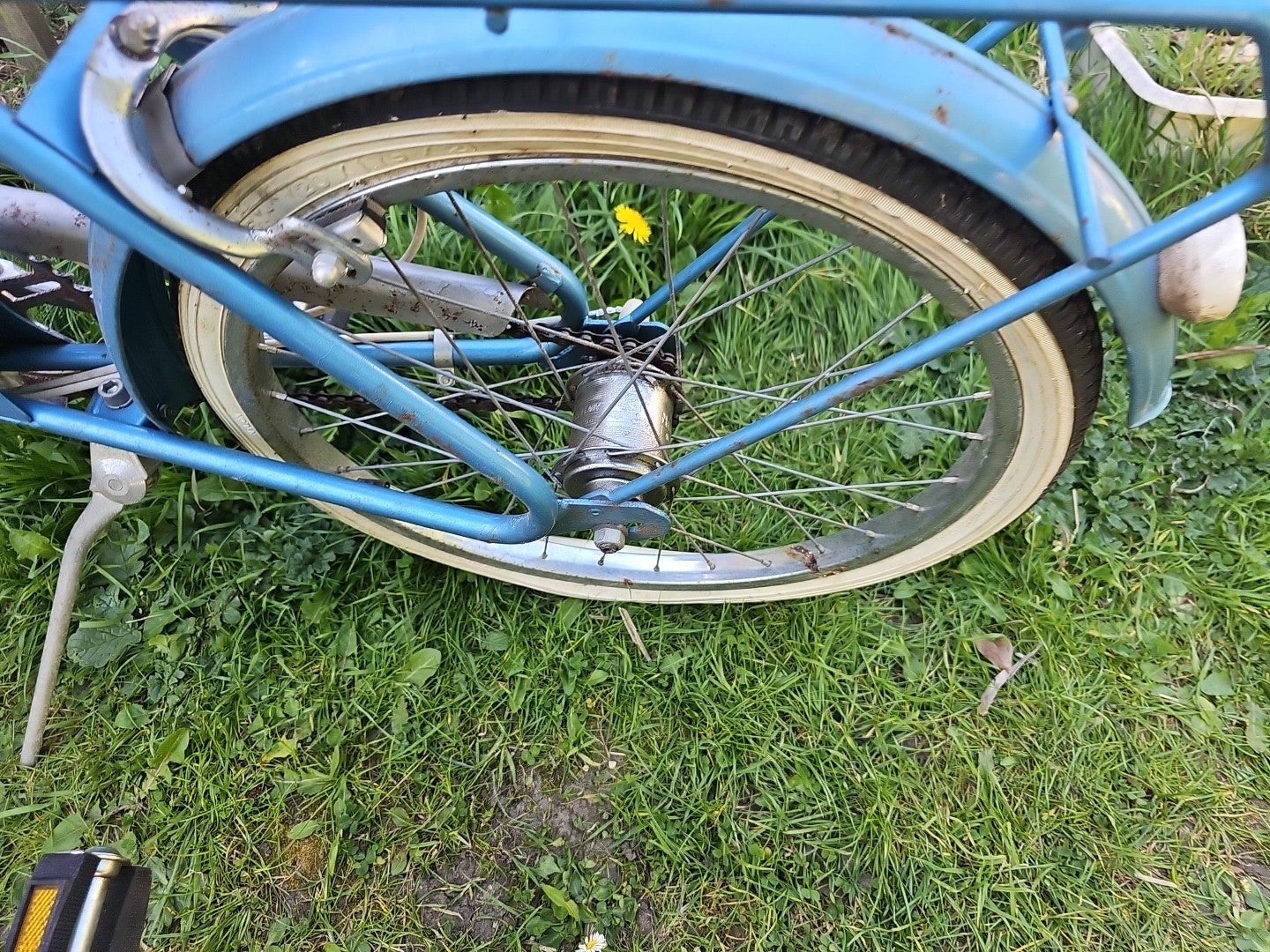 Pair of Hercules Classic folding bikes. Need Renovation.
