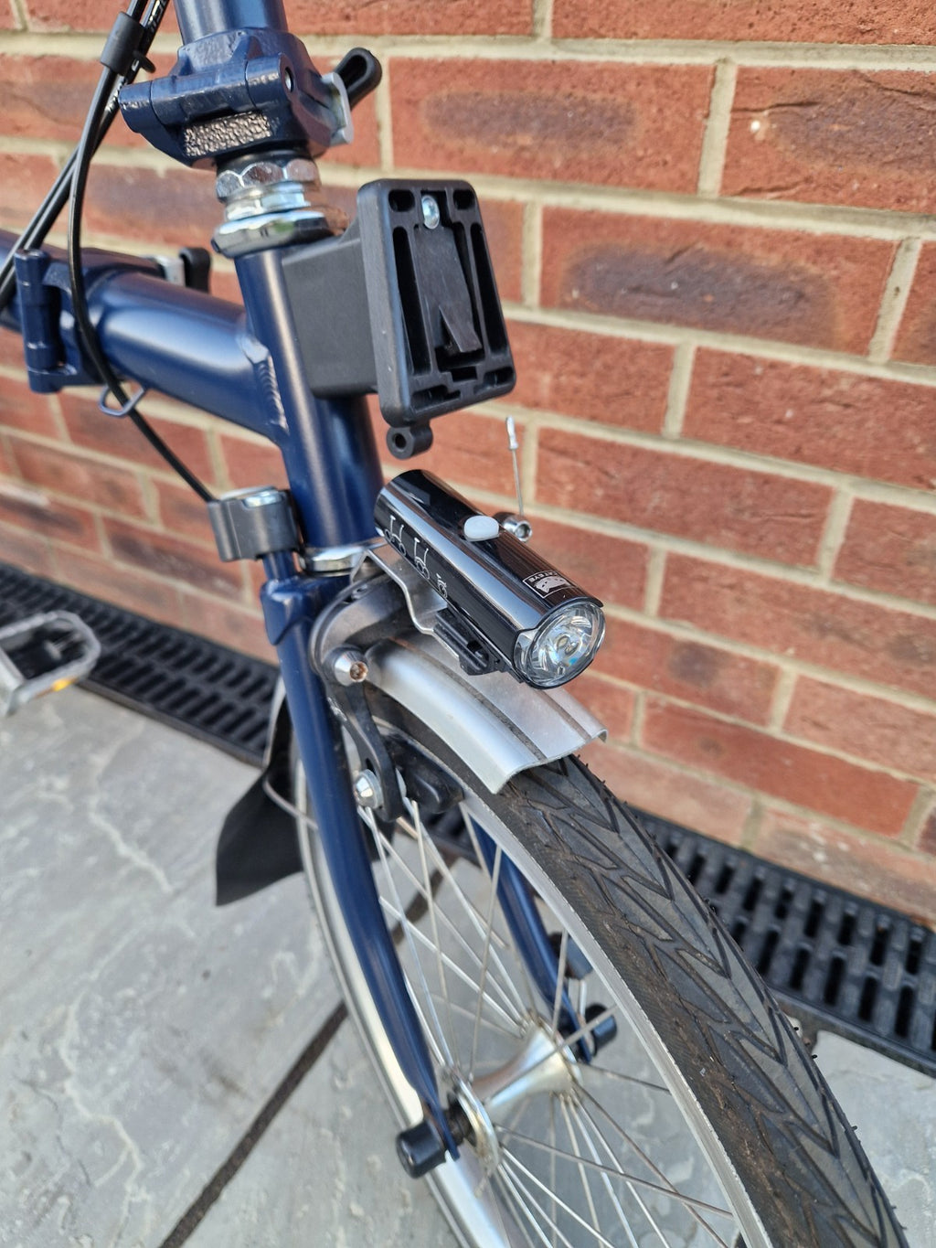 Brompton 2 speed folding bike 2019 - very good condition in navy blue