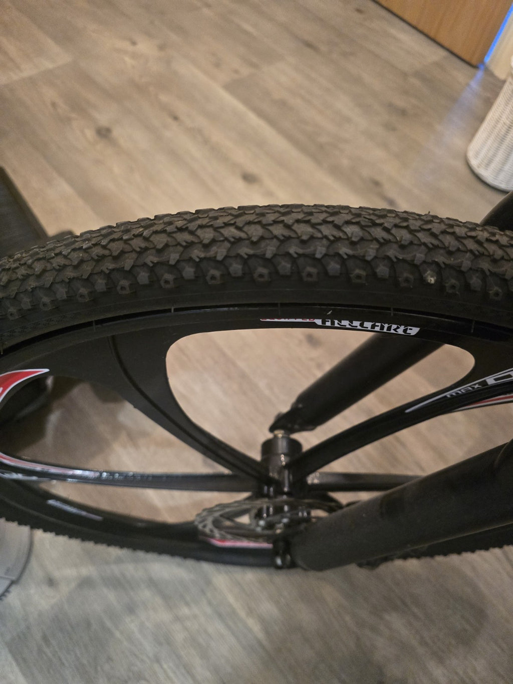 HELLIOT Hummer Mountain Bike 26in Folding Black/Red.