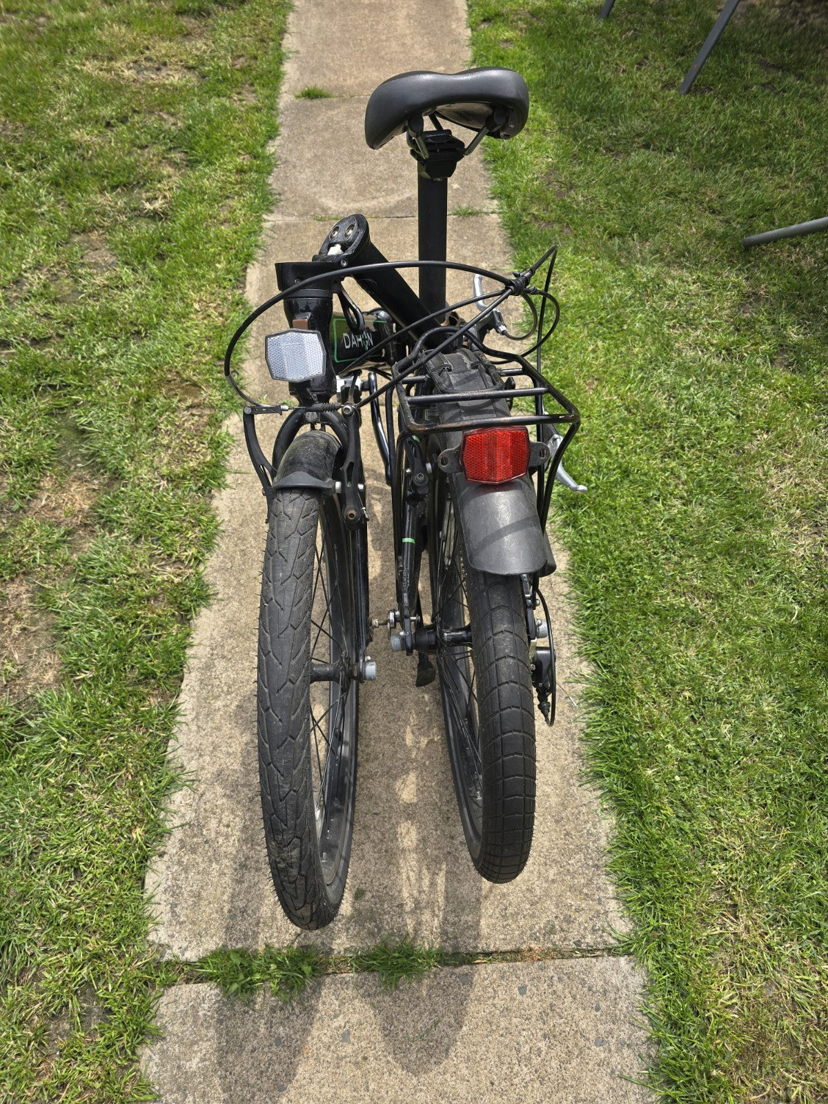 DAHON Vitesse D8 Folding bike, 8 Speed,Black,Rideable, need some minor repairs