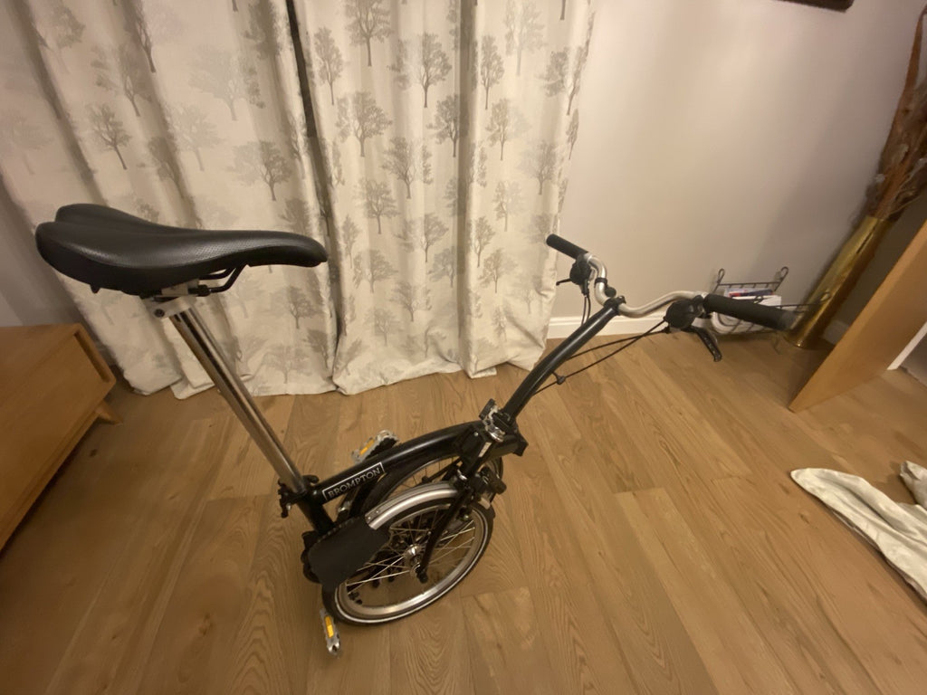 Brompton C Line Folding Bike In Black.   6 Speed - In Very Good Condition.