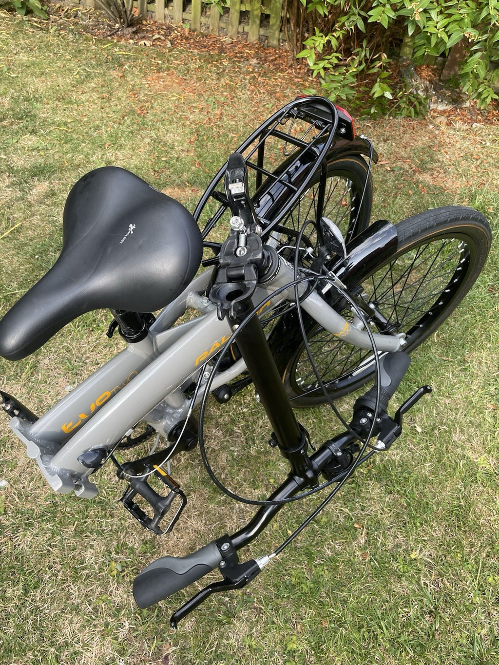 Raleigh Evo 2 Folding Bike 7-Speed Shimano Gears - Grey / Black