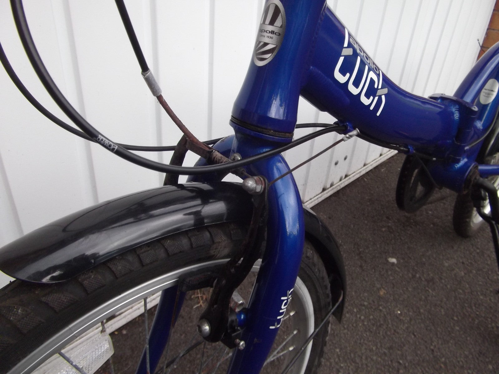 Apollo Tuck Folding Bike 20in Blue 6-Speed V-Brake Kickstand