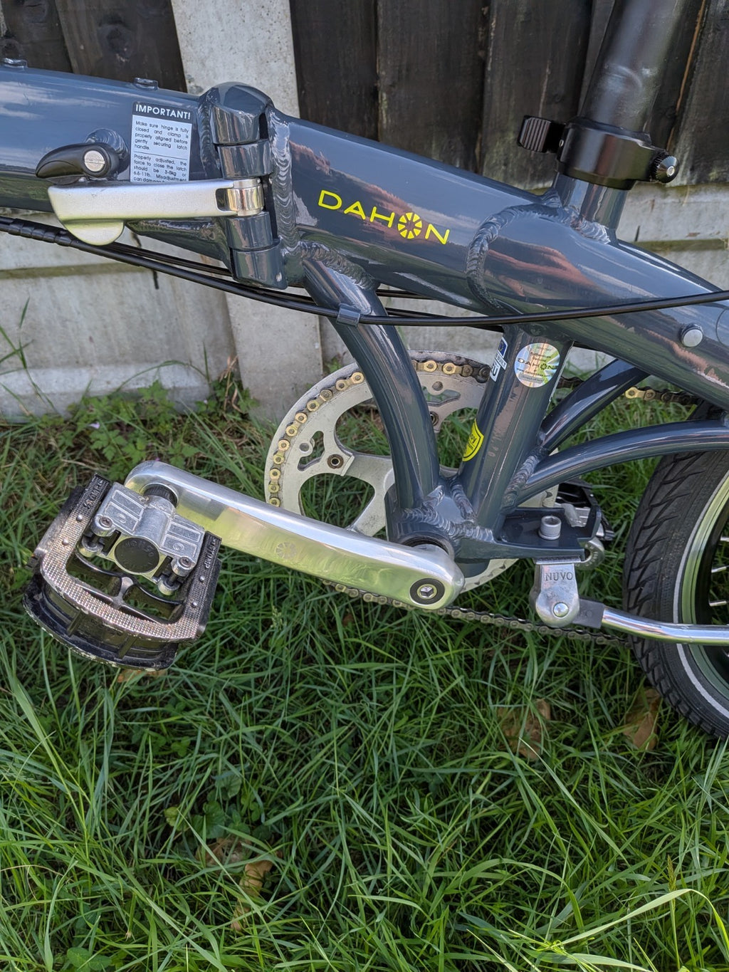 Dahon Mu P27 Folding Bicycle,27 Gears,20" Wheels,Carry Bag.Warehouse Find.2 Of 2