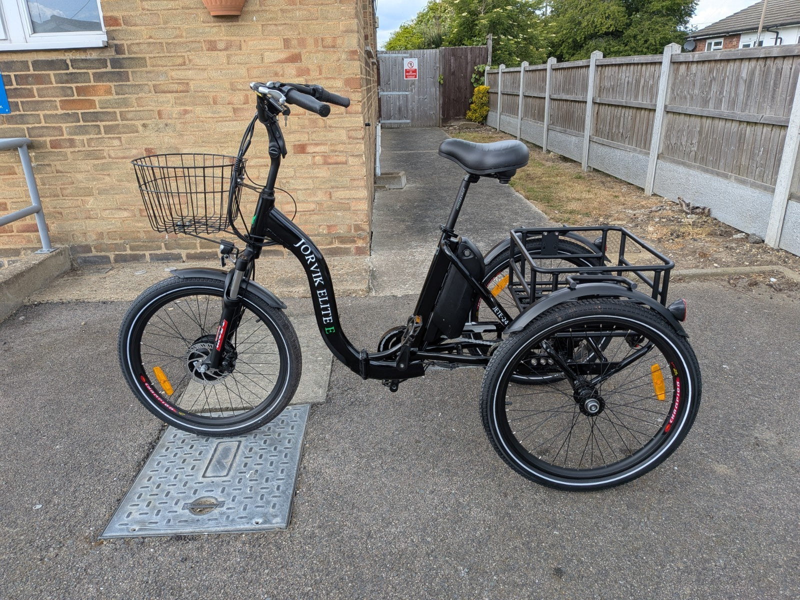 Jorvik Jet E 24 Folding E L E C T R I C Tricycle,24" WHEELS, EX Display Model