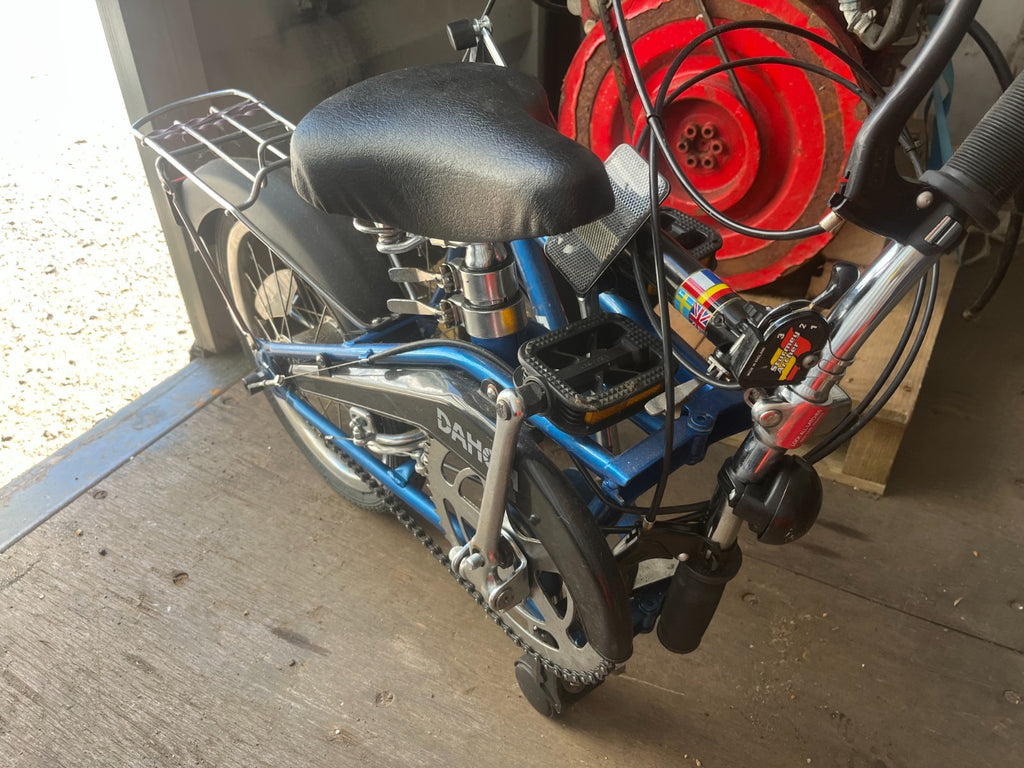 DAHON Folding Bike Ideal Boat Caravan or Motorhome - Metallic Blue
